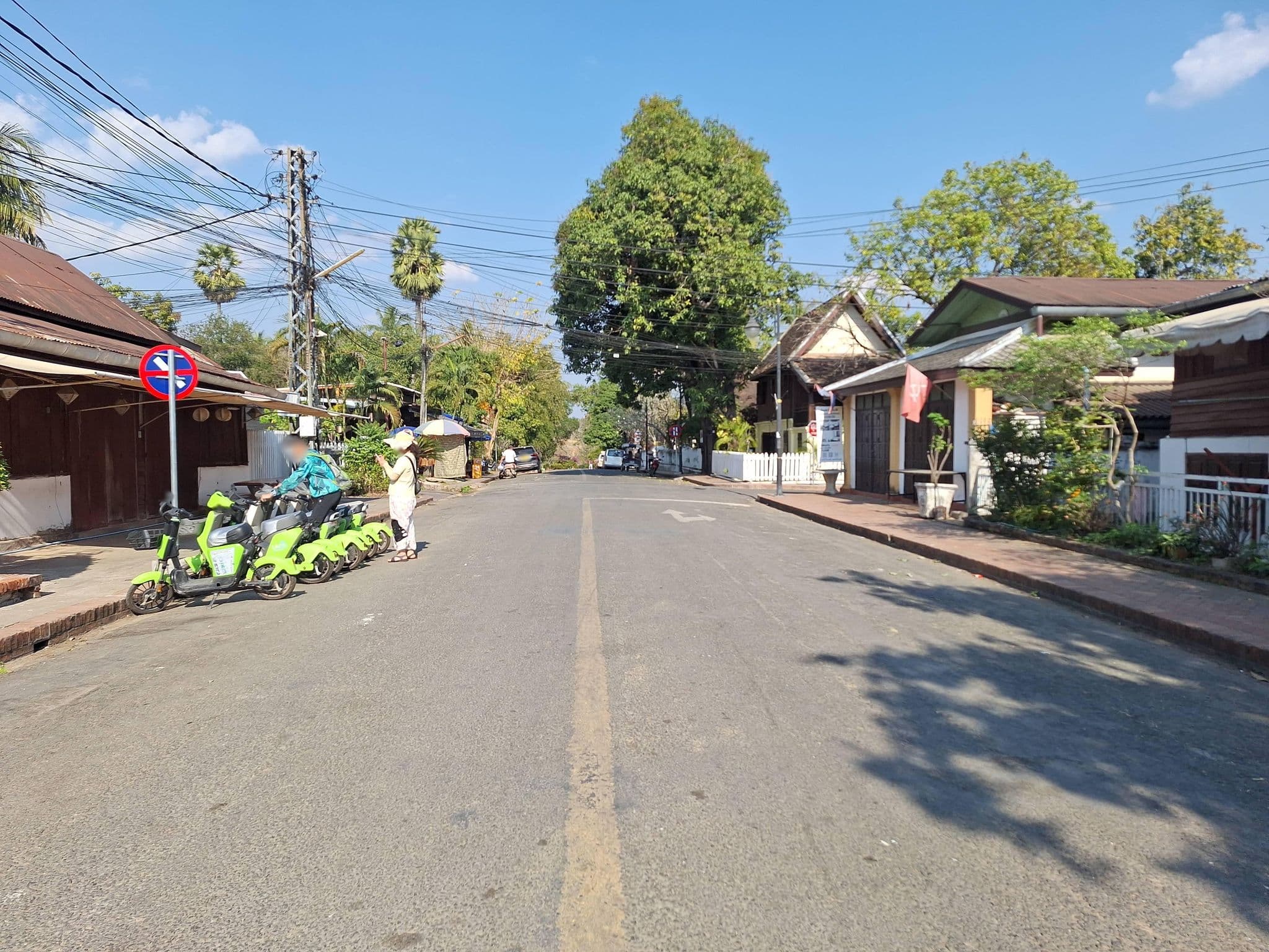 Street view near Villa Xiengthong Garden View Hotel, Luang Prabang