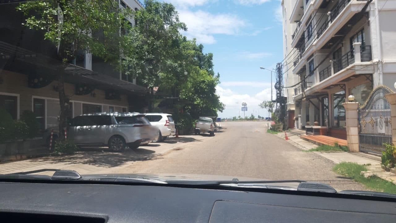 Street view near Sengvathong Hotel, Vientiane