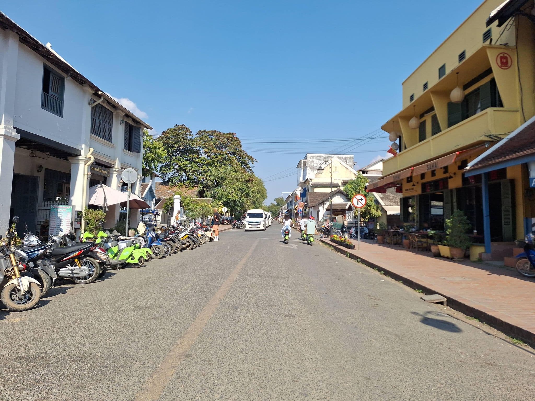 Street view near Heritage Guest House, Luang Prabang