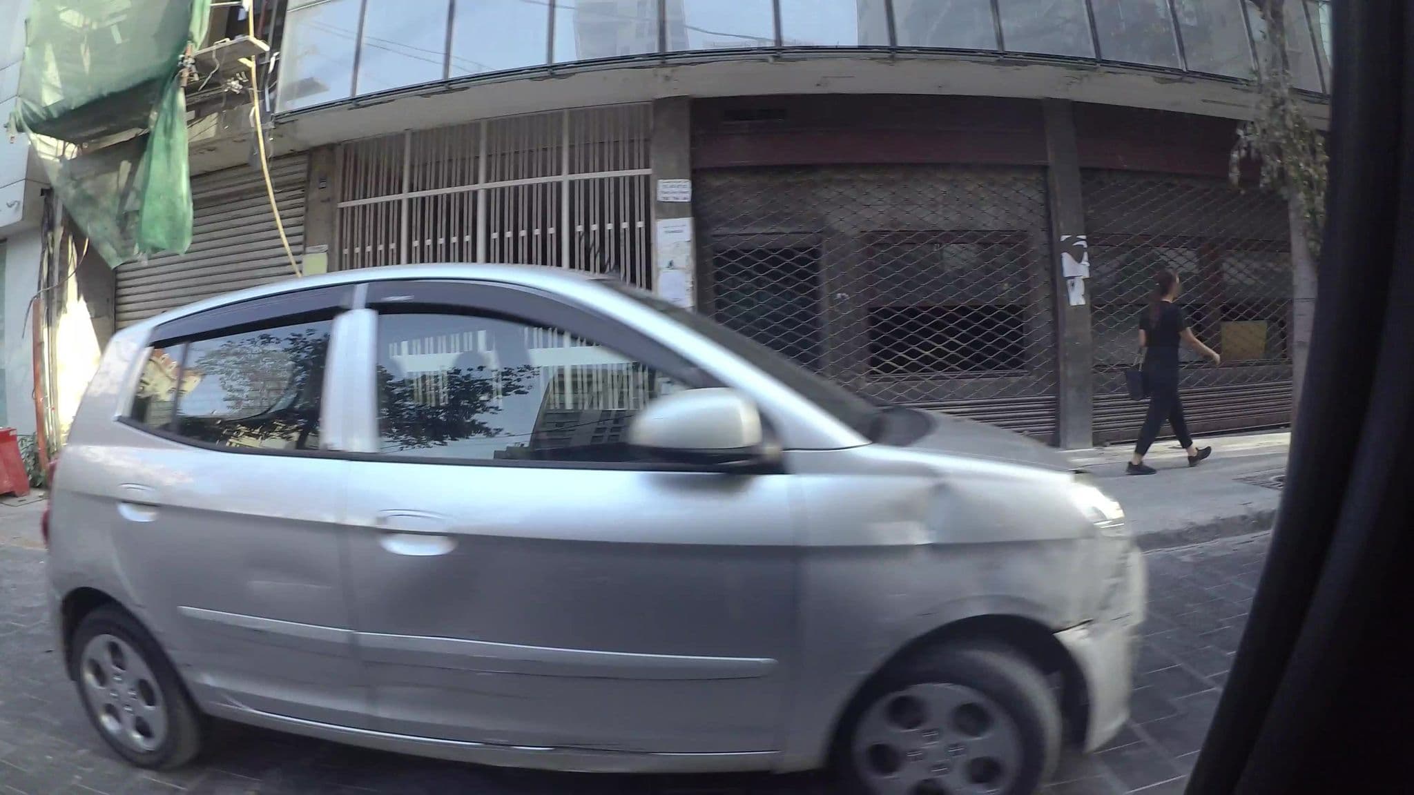 Street view near Golden Tulip, Ra’s Bayrūt — © kaartcam (CC BY-SA · Mapillary)