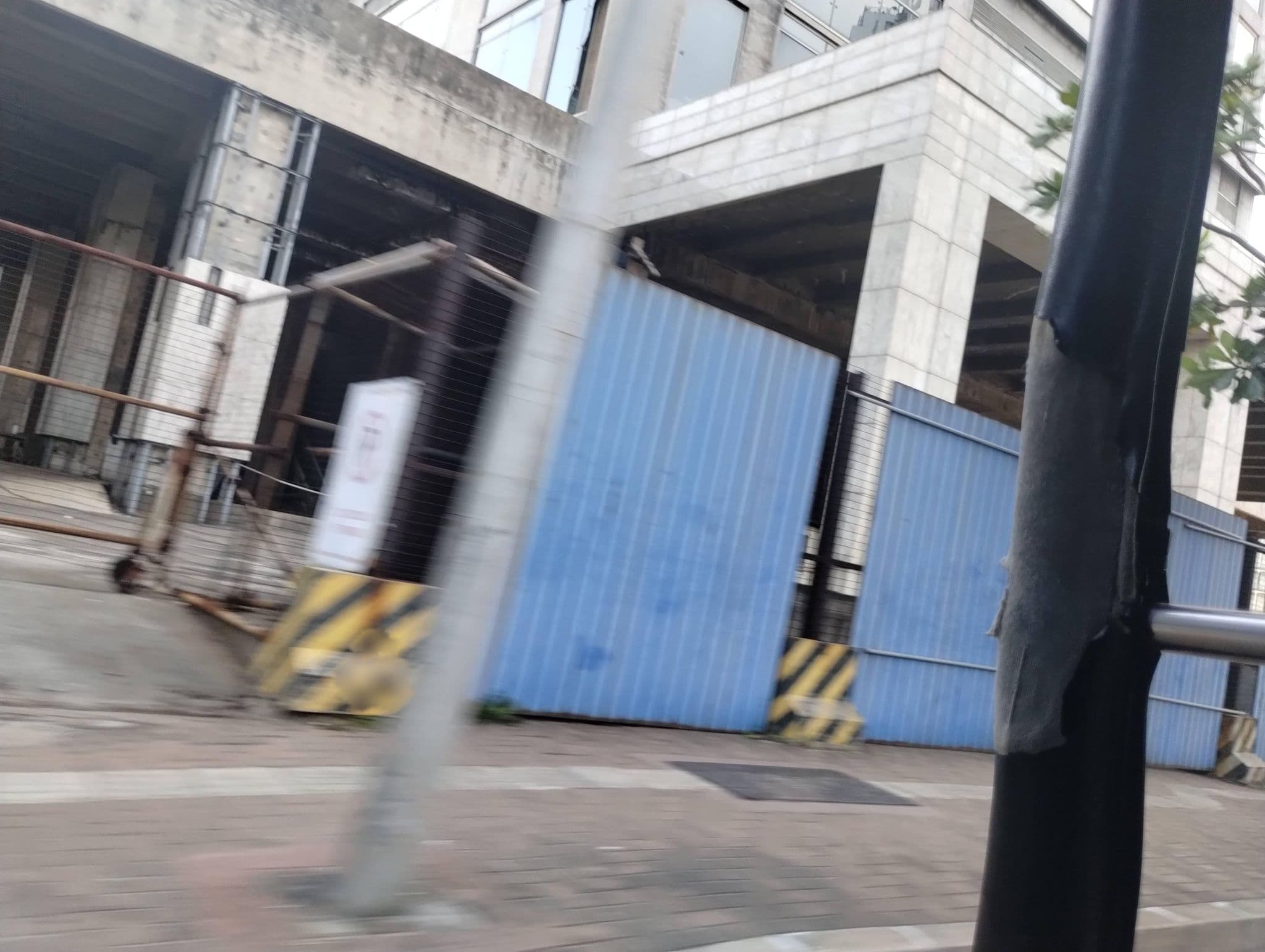 Street view near Ranmuthu Hotel, Colombo — © ocramzir (CC BY-SA · Mapillary)