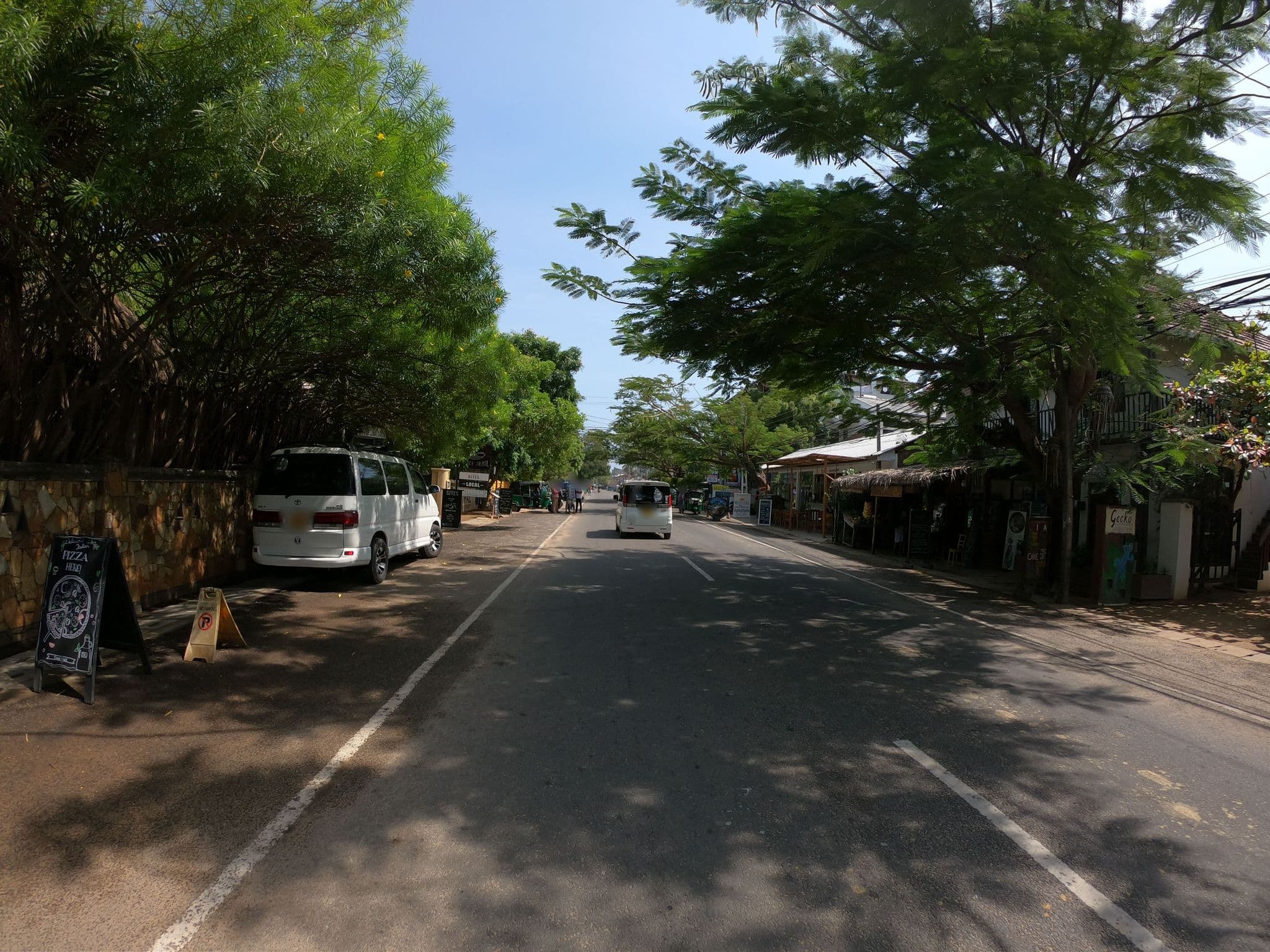 Street view near Gecko, Pottuvil — © paulinus (CC BY-SA · Mapillary)
