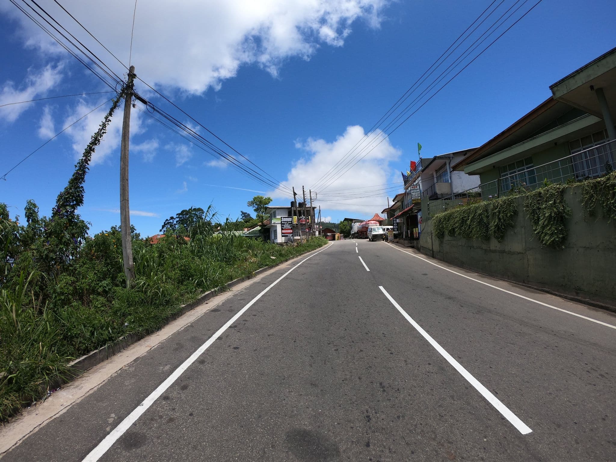 Street view near Saman Hotel, Haputale — © paulinus (CC BY-SA · Mapillary)
