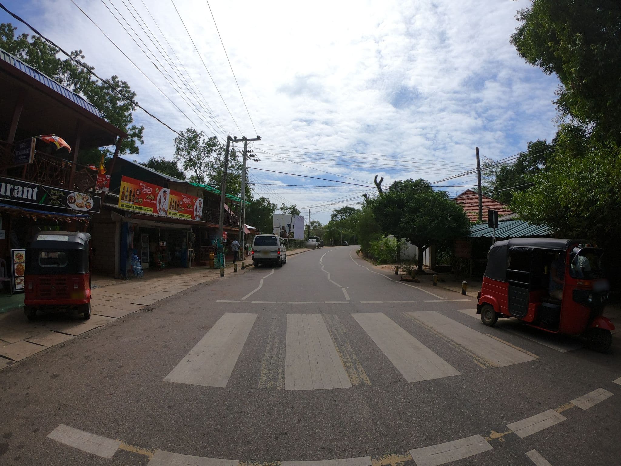 Street view near Chooti, Sigiriya