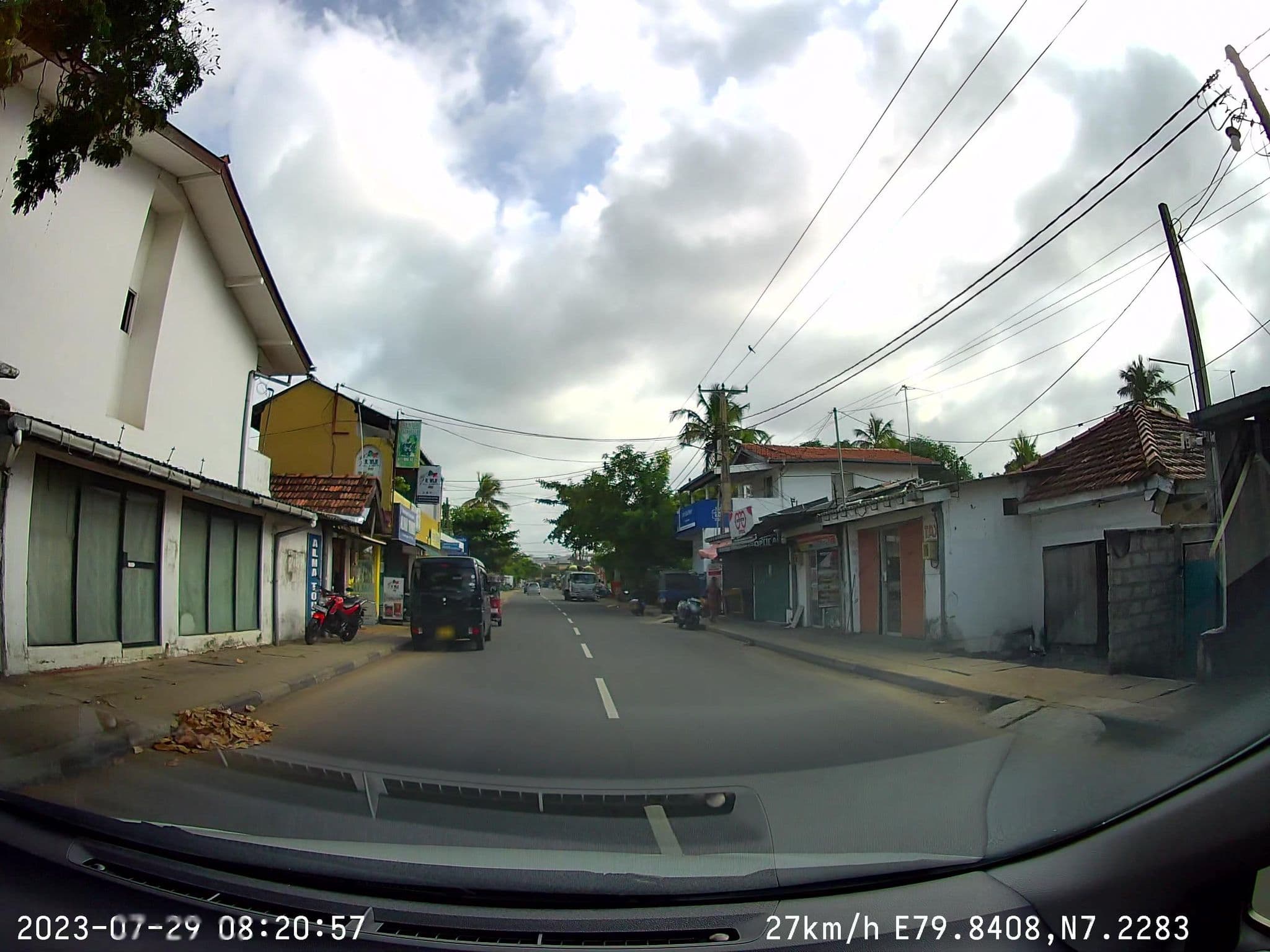 Street view near Catamaran Beach Hotel, Negombo