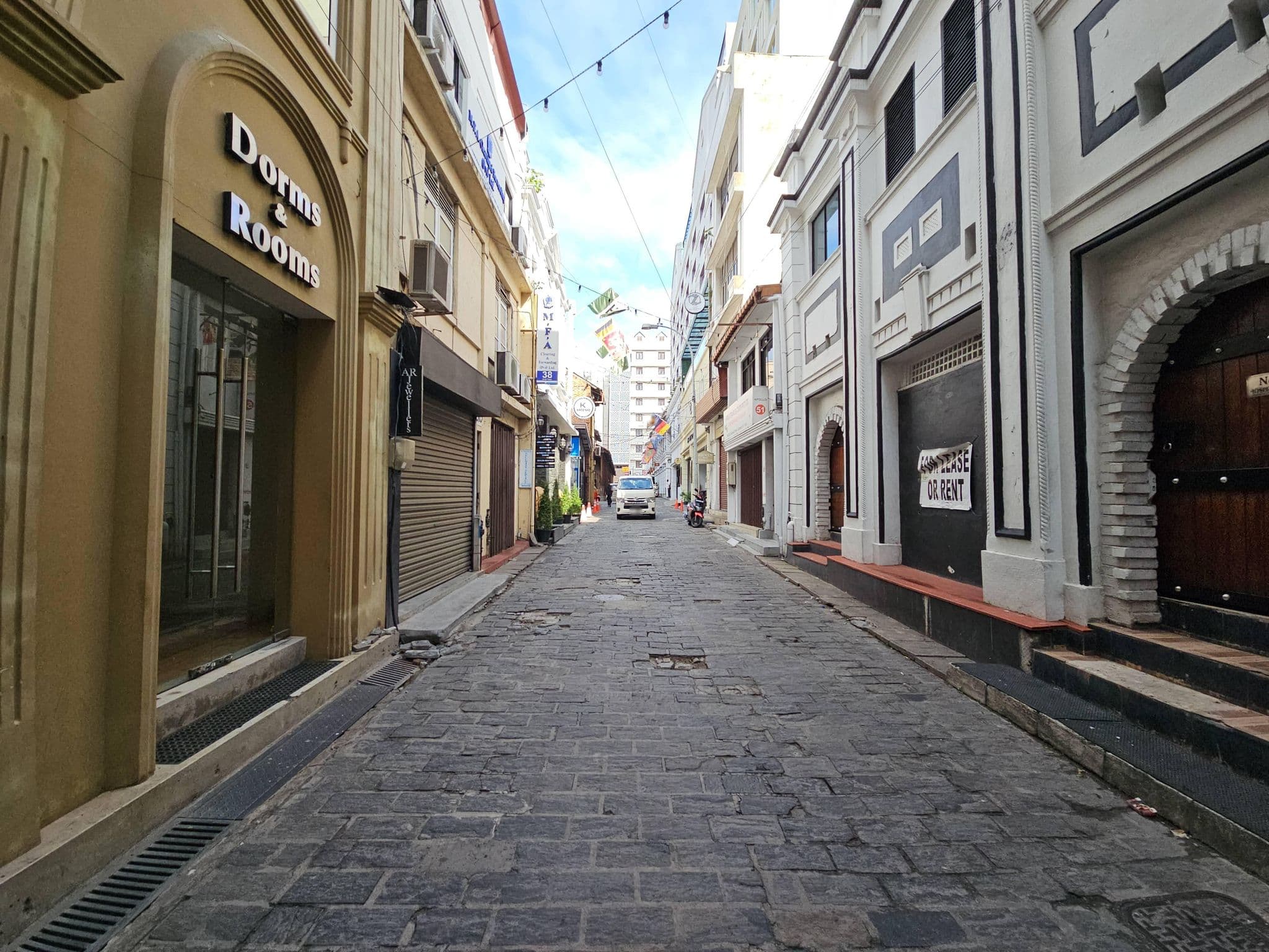 Street view near City Rest Fort, Colombo — © jlvmateo (CC BY-SA · Mapillary)