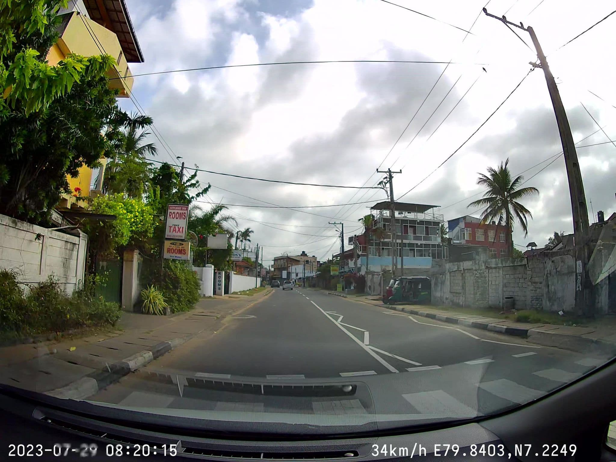 Street view near New Rani INN, Negombo