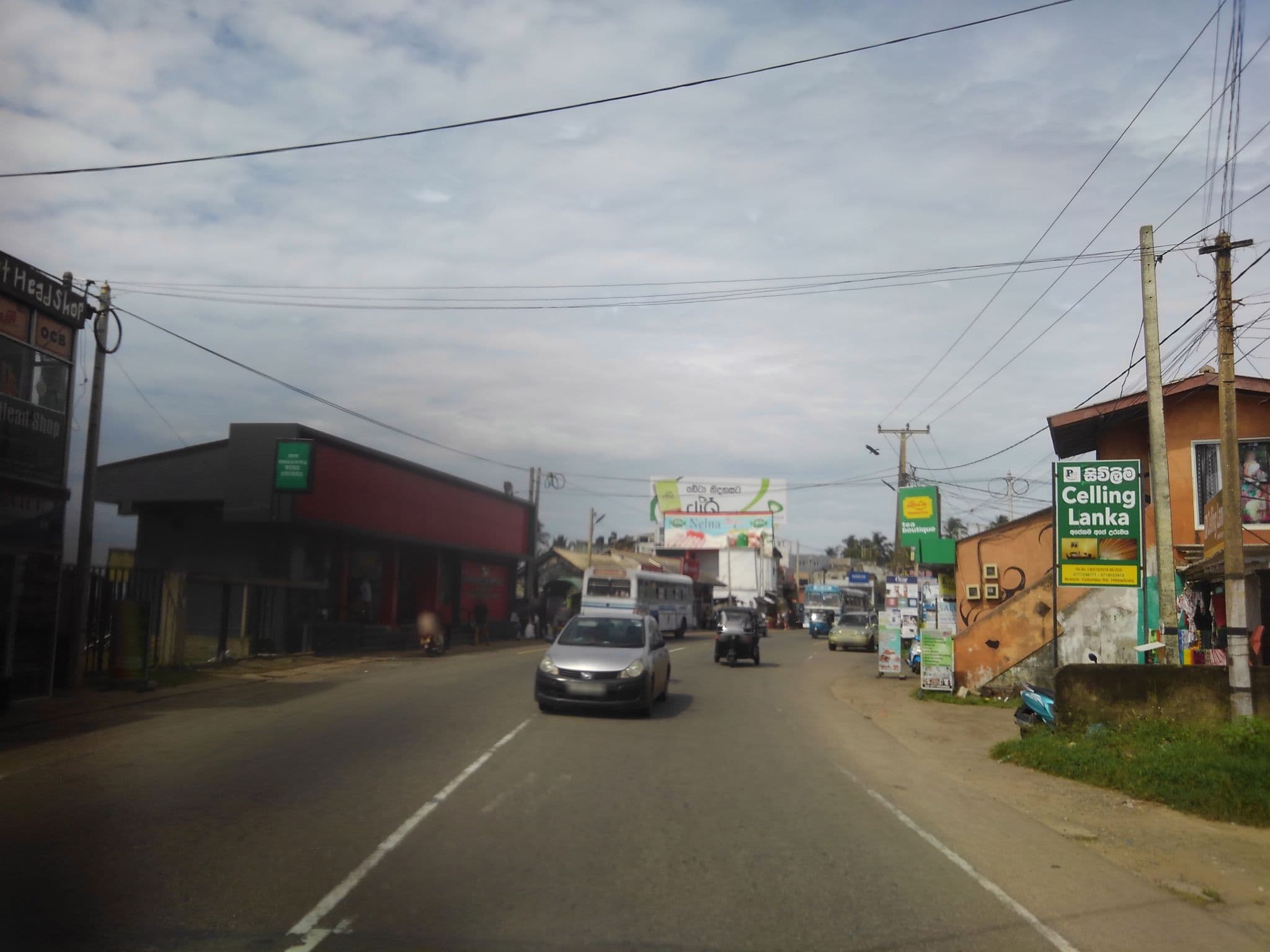 Street view near Rosand Waves, Hikkaduwa
