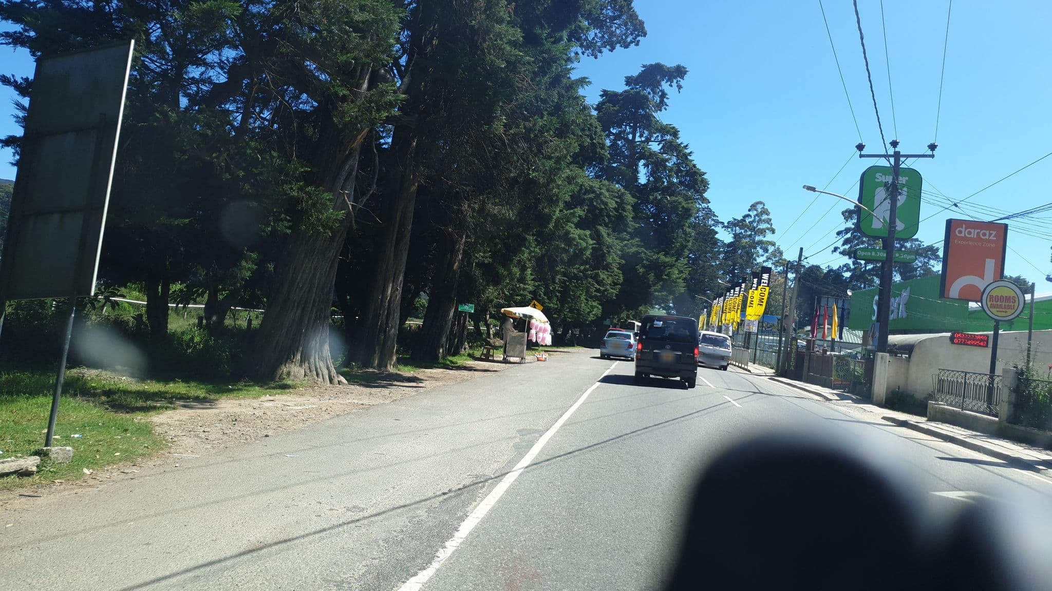 Street view near Rotelga, Nuwara Eliya