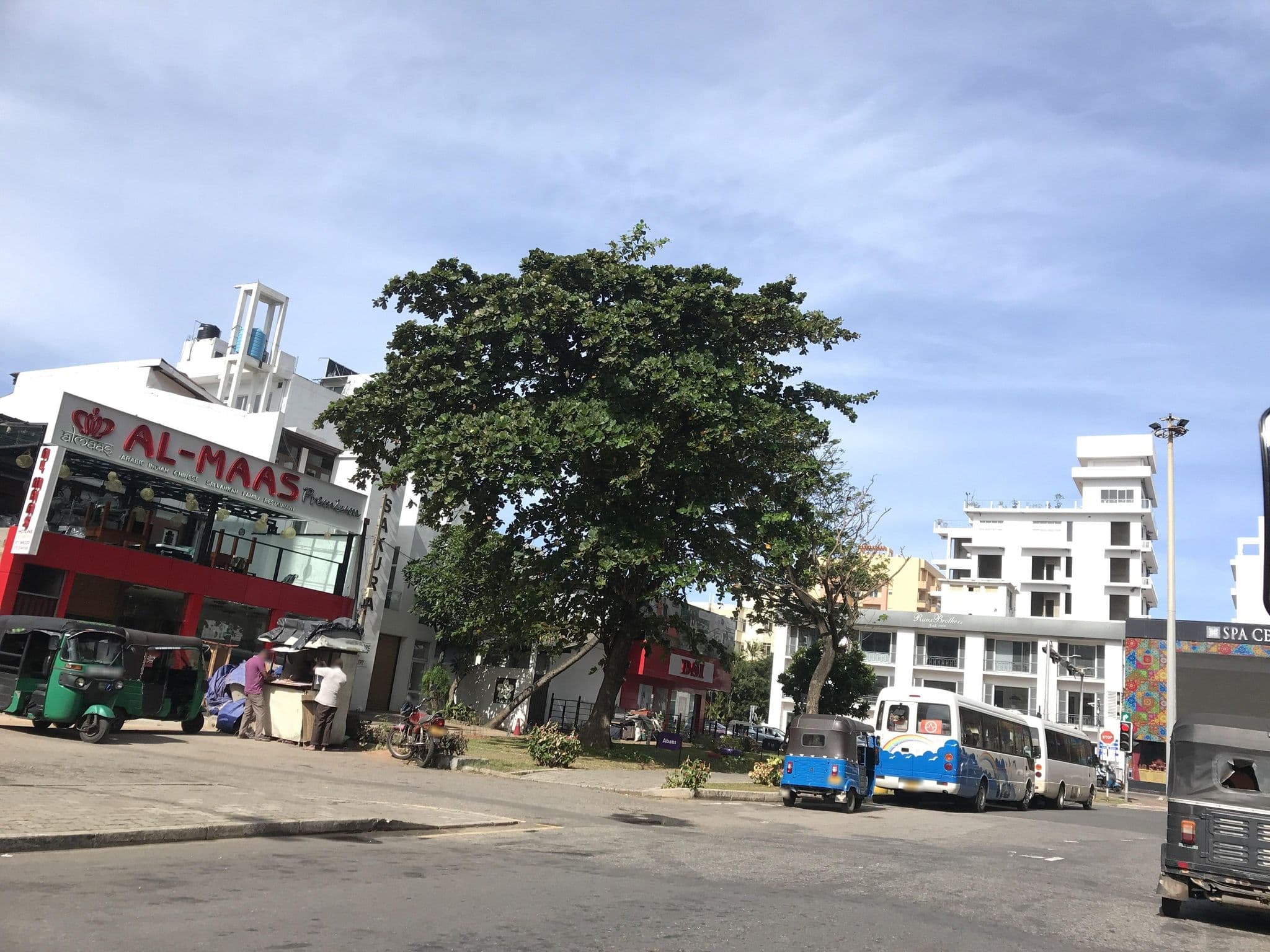 Street view near Pearl Money Exchange, Colombo — © maheshika (CC BY-SA · Mapillary)