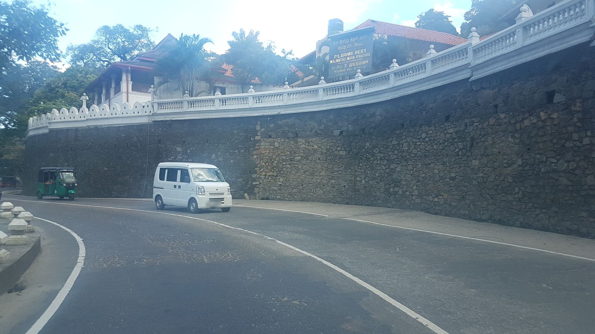 Street view near Devon Rest, Kandy