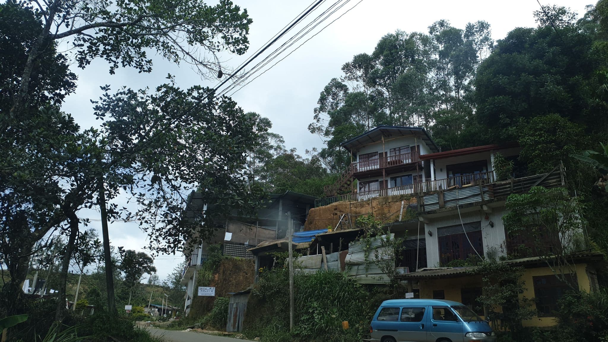 Street view near Thilini Homestay, Ella Town