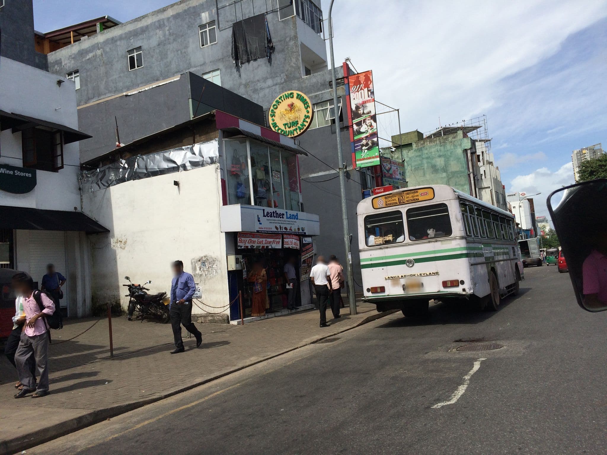 Street view near Jan rich hotel, Colombo — © shravan91 (CC BY-SA · Mapillary)