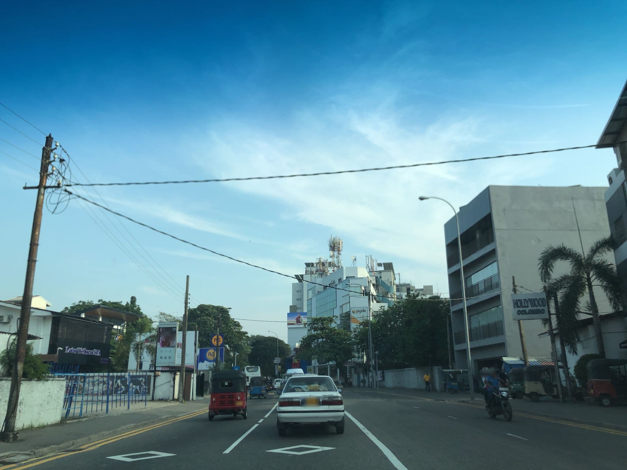 Street view near Solid Hotel, Pita Kotte — © sadeepa (CC BY-SA · Mapillary)