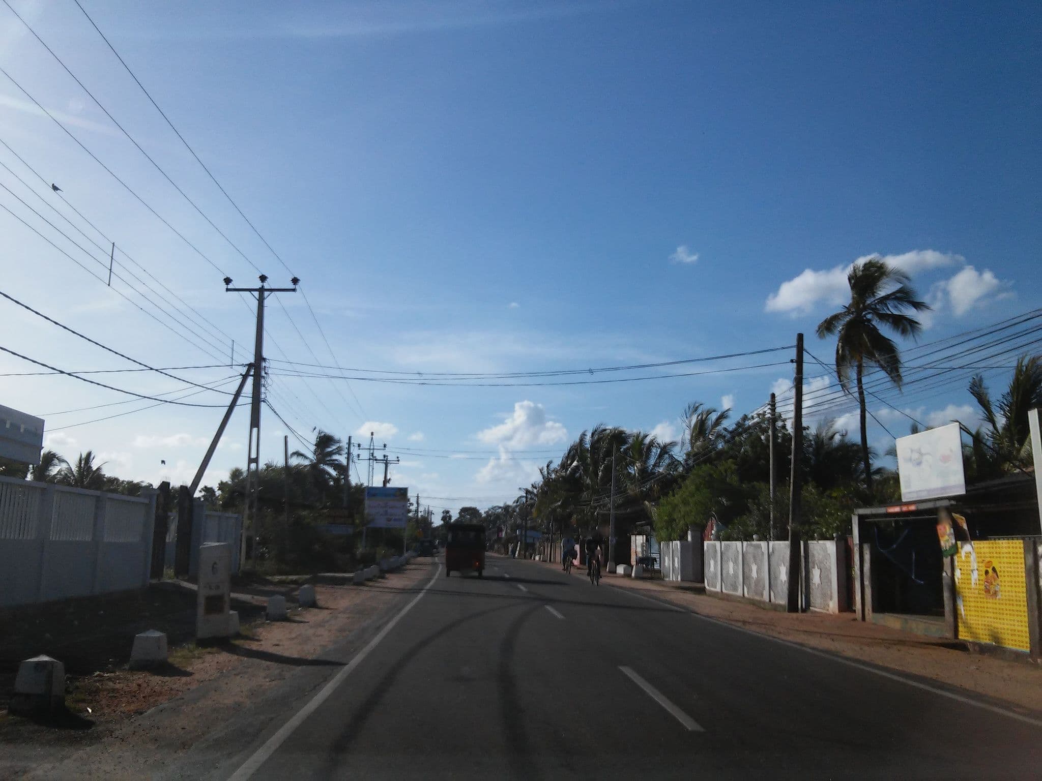 Street view near Nina’s Guest House, Trincomalee — © shravan91 (CC BY-SA · Mapillary)