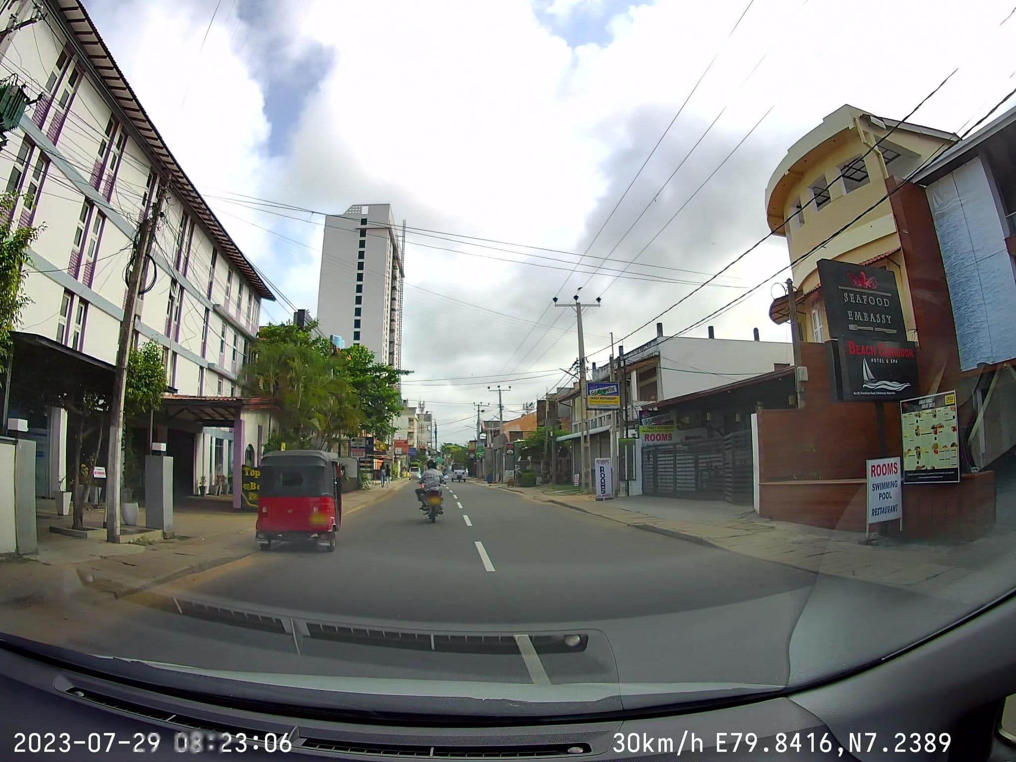Street view near Topaz Beach, Negombo