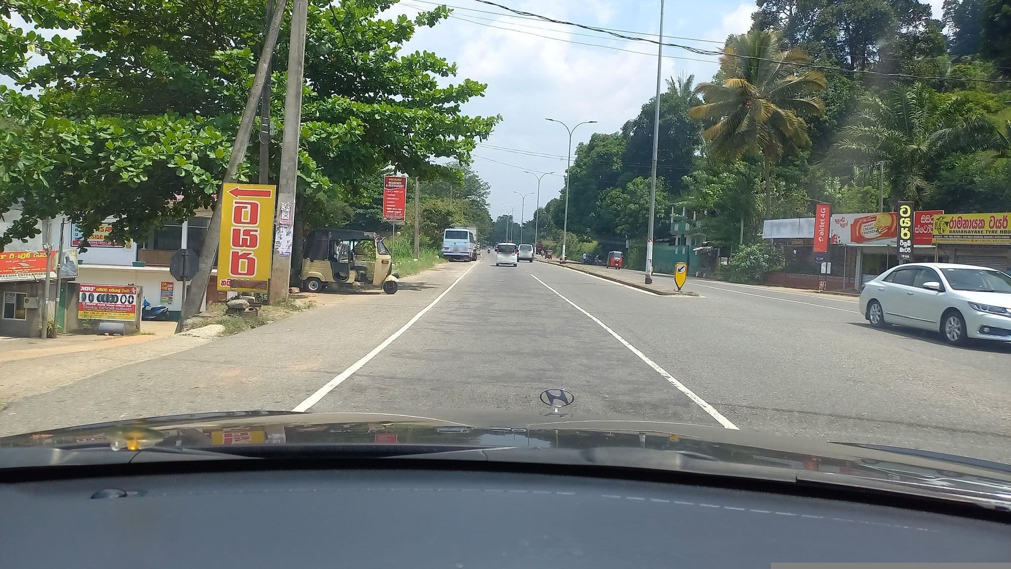 Street view near Bandara Hotel, Kandy