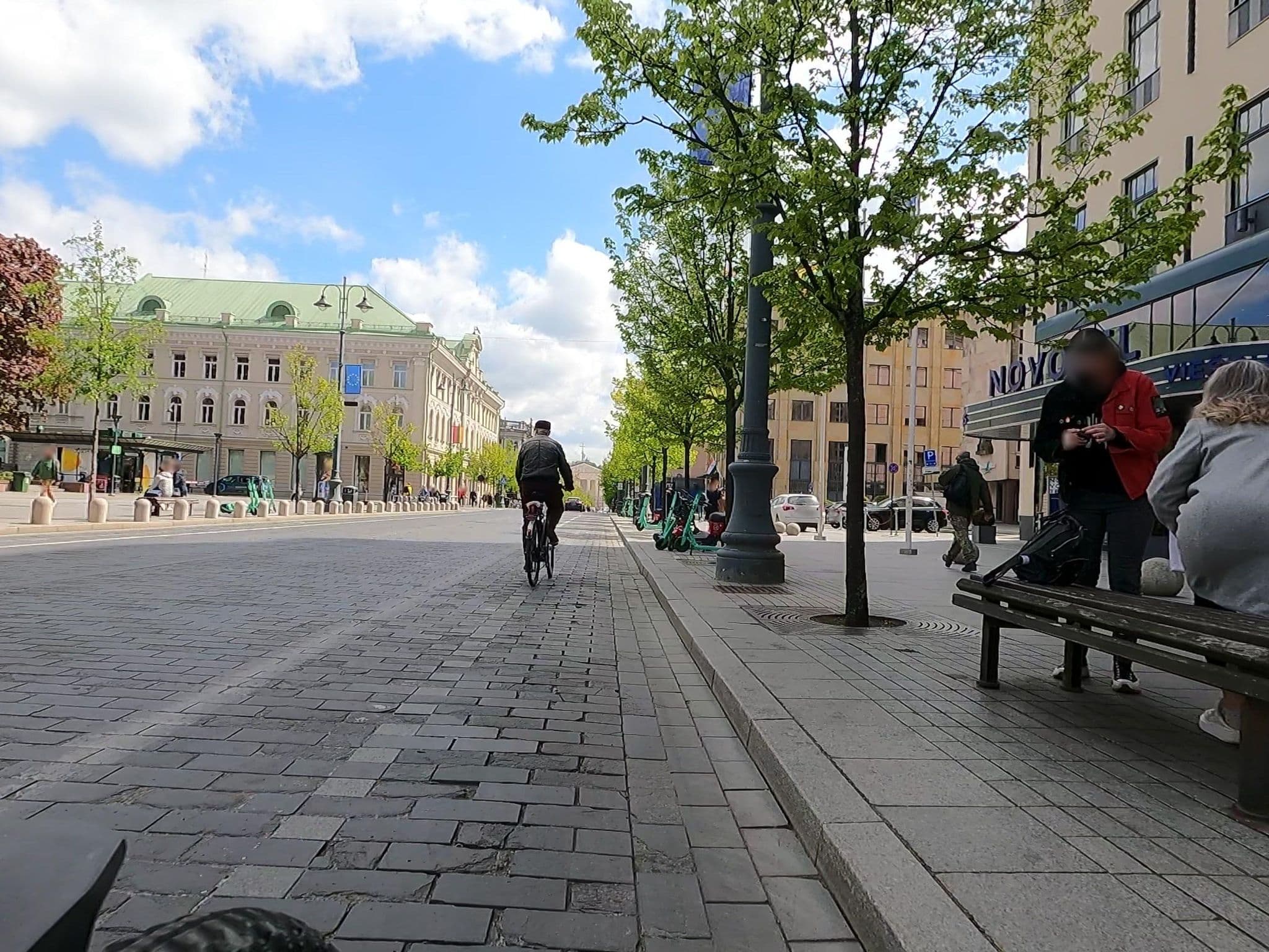 Street view near Novotel Vilnius, Vilnius — © voyage-hors-saison (CC BY-SA · Mapillary)