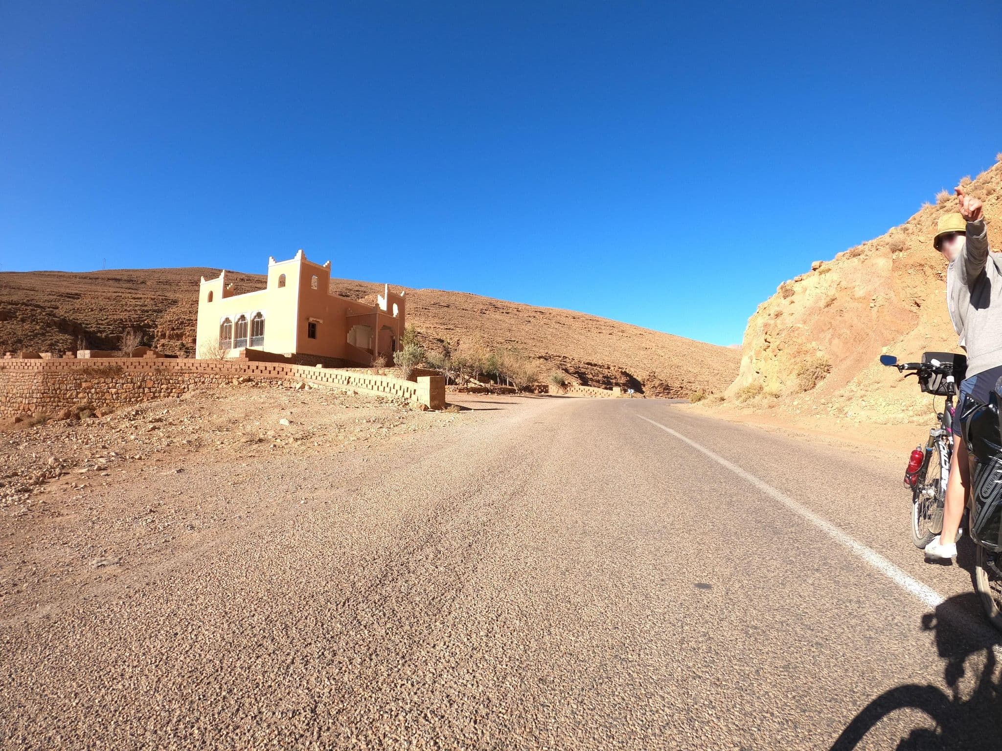 Street view near Kasbah de Lucas, Boumalne Dades — © masterofnoroad (CC BY-SA · Mapillary)