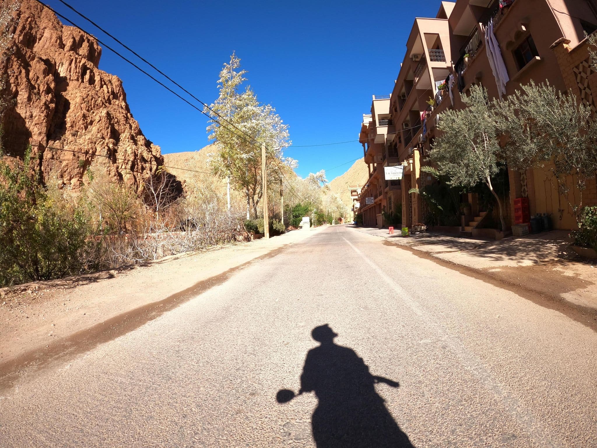 Street view near La Gazelle du Dades, Boumalne Dades — © masterofnoroad (CC BY-SA · Mapillary)