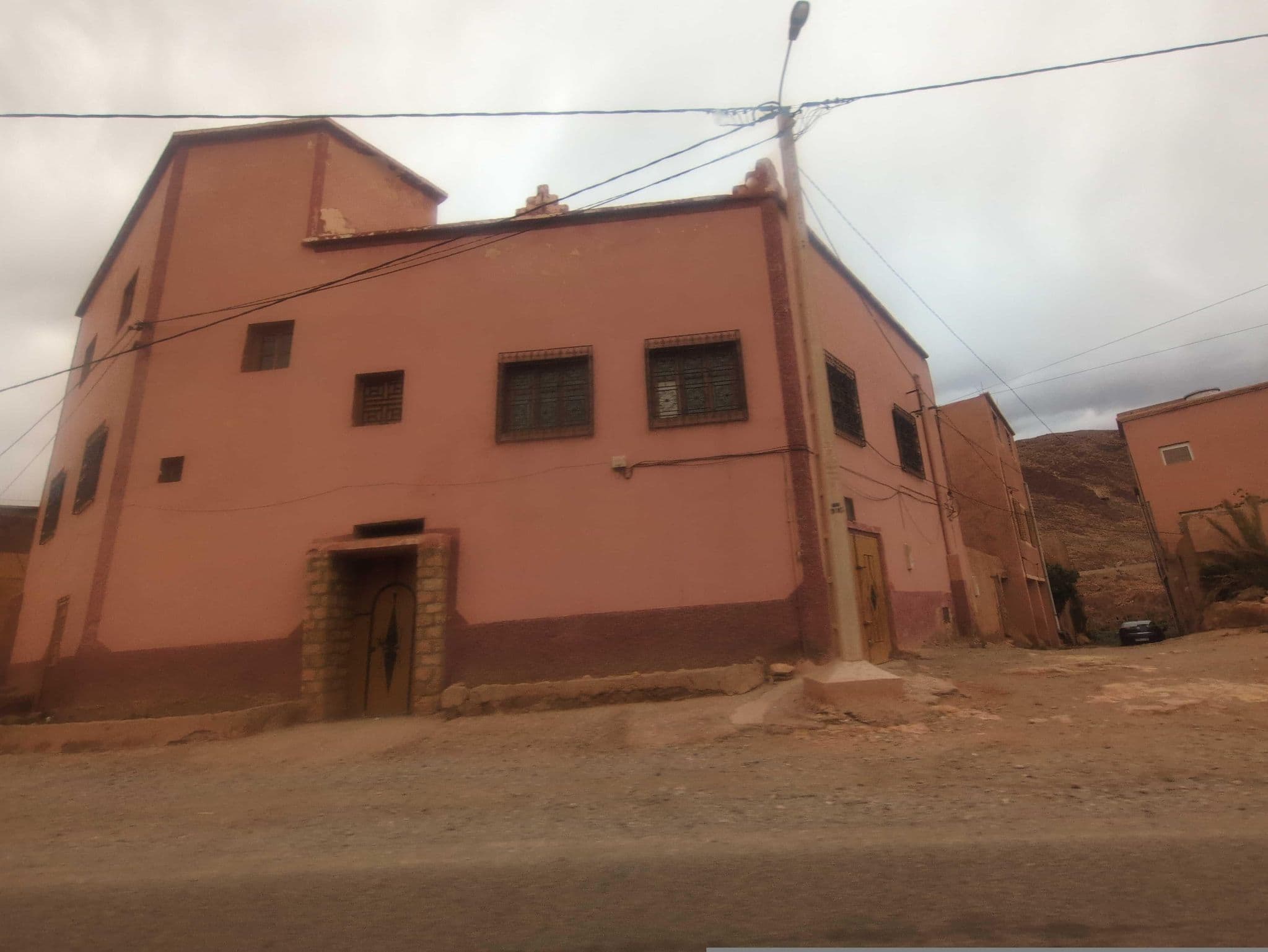 Street view near Gorge Toudra maison d'hote Panoramatodra, Tinghir — © jamesmstone (CC BY-SA · Mapillary)