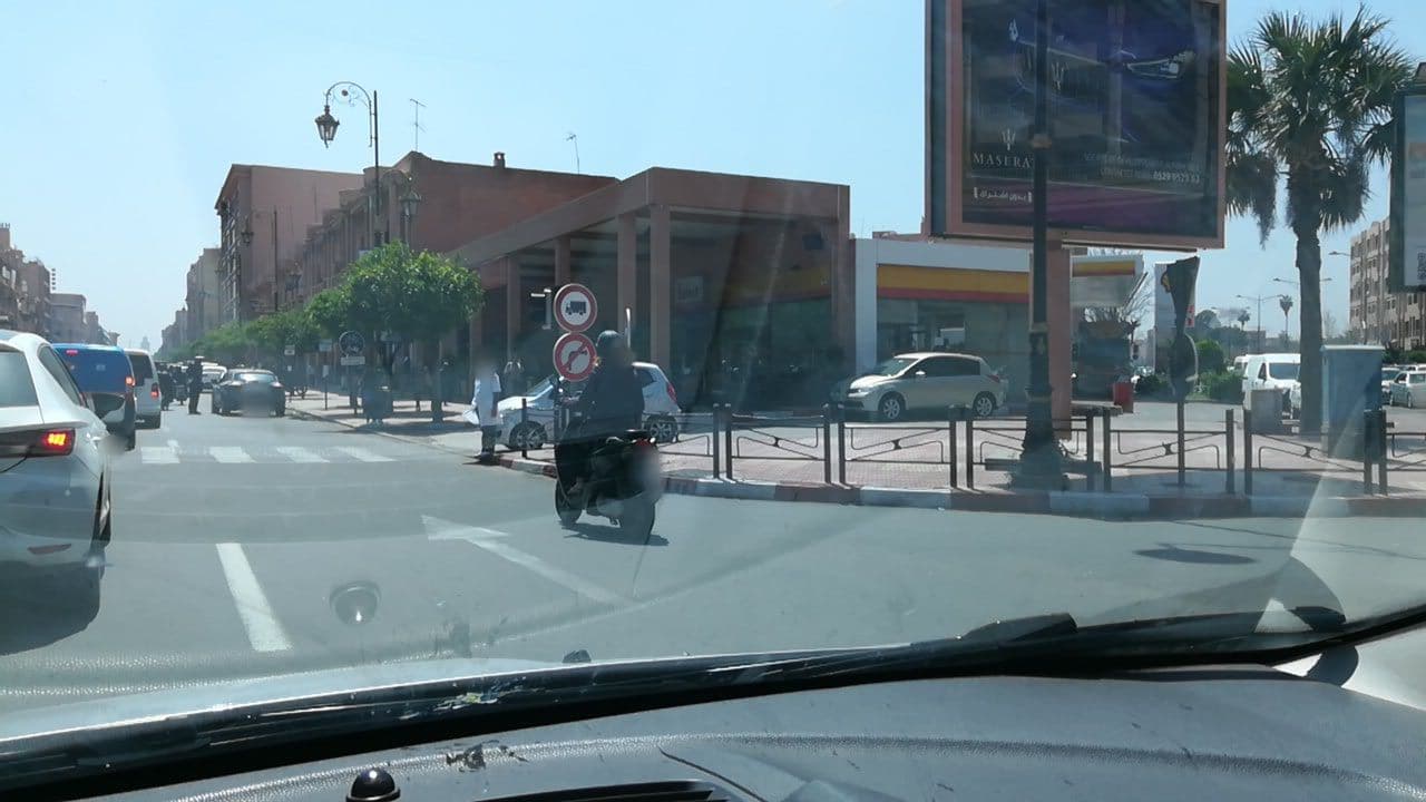 Street view near Les Ambassadeurs, Marrakesh