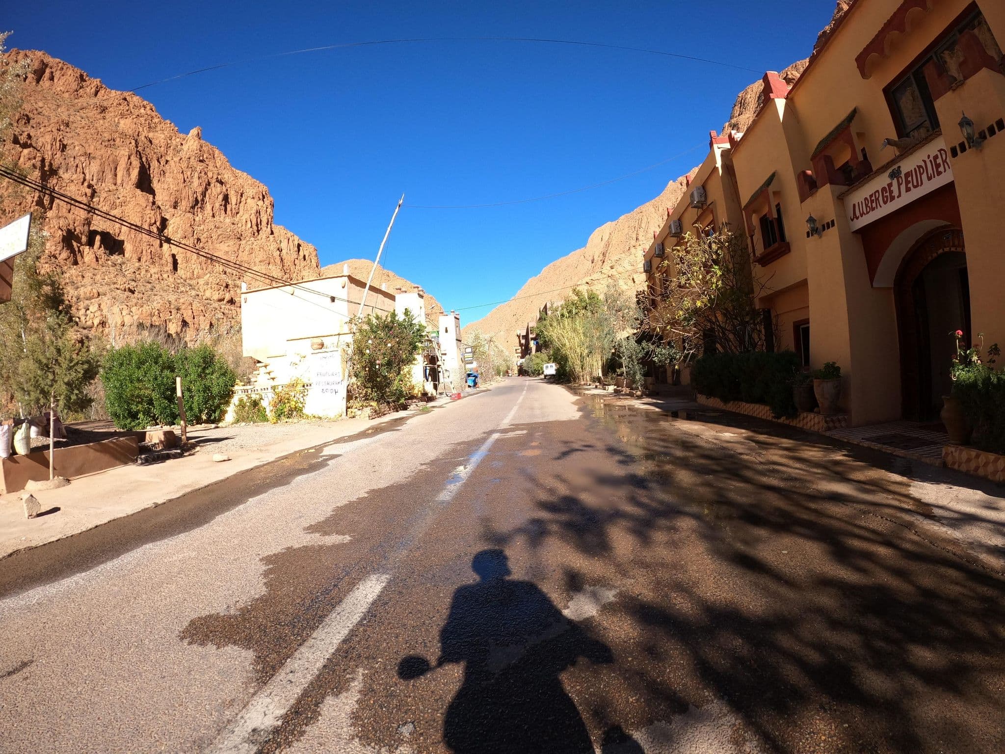 Street view near Riad Marhaba, Boumalne Dades — © masterofnoroad (CC BY-SA · Mapillary)