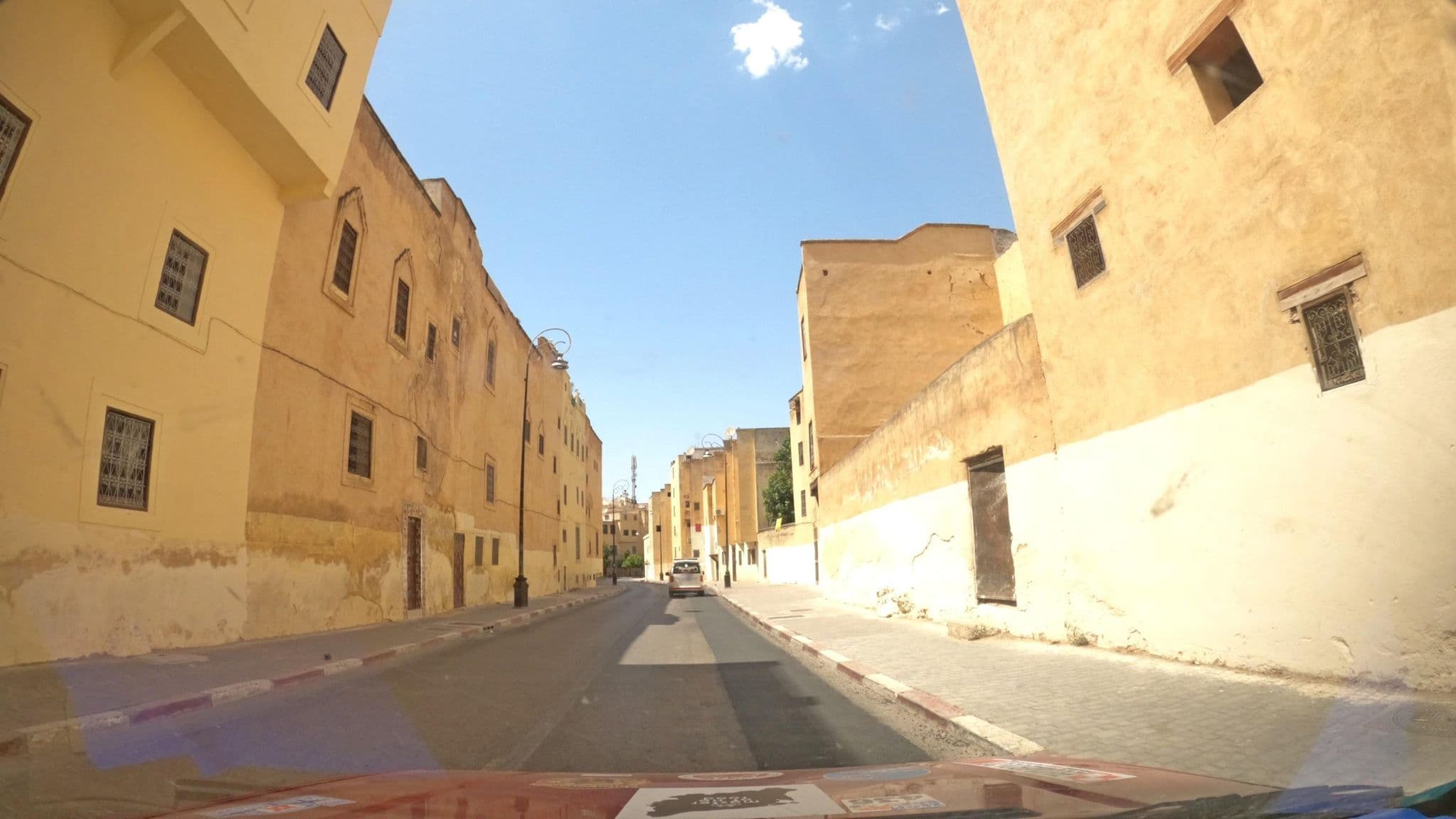 Street view near Riad Ghita Palace, Fès al Bali — © masterofnoroad (CC BY-SA · Mapillary)