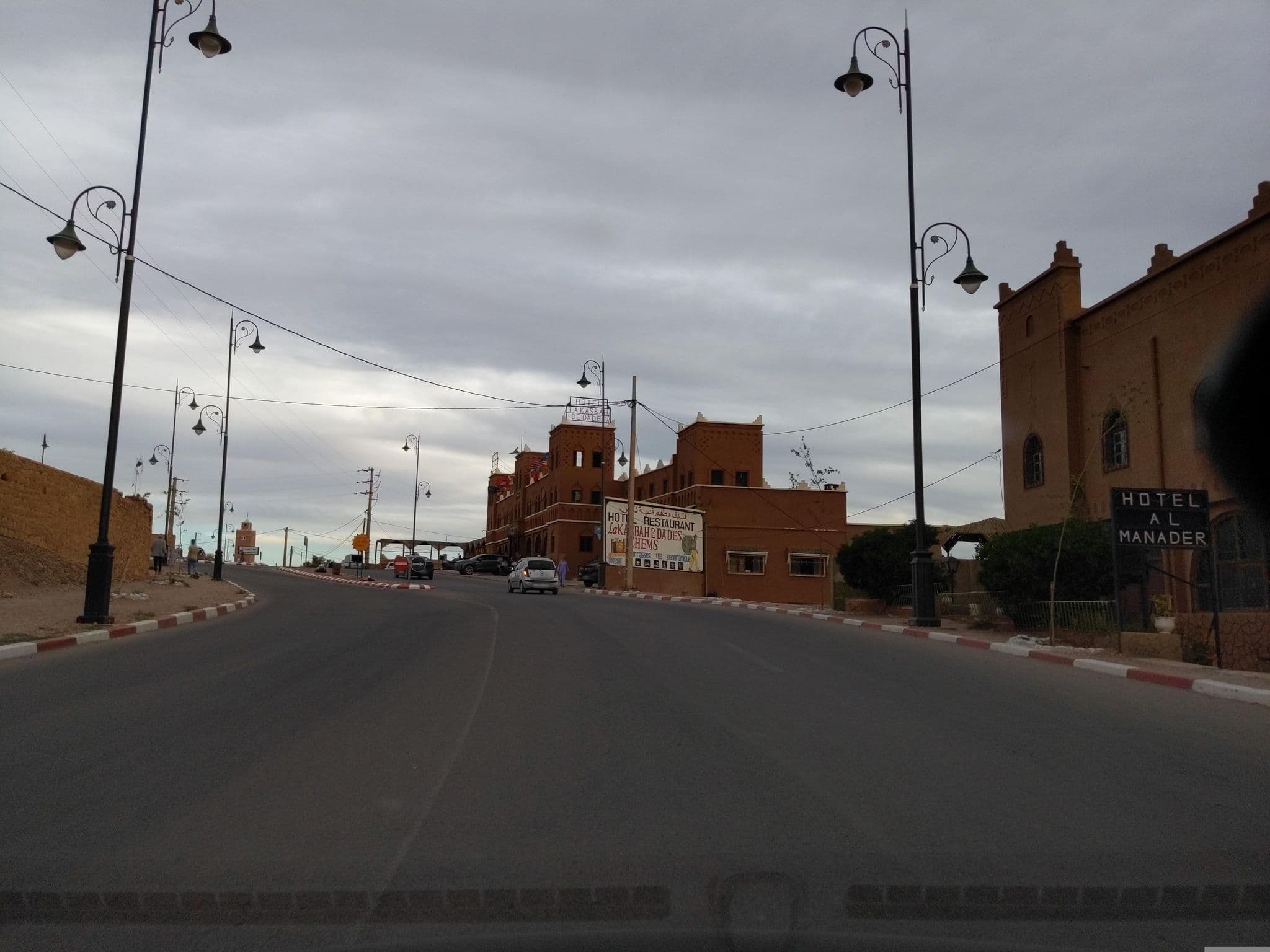 Street view near Hotel Al Manadir, Boumalne Dades — © asturksever (CC BY-SA · Mapillary)