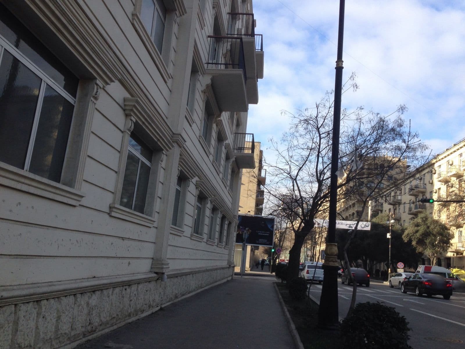 Street view near PTE Oxbridgedu, Baku — © geomapper69 (CC BY-SA · Mapillary)
