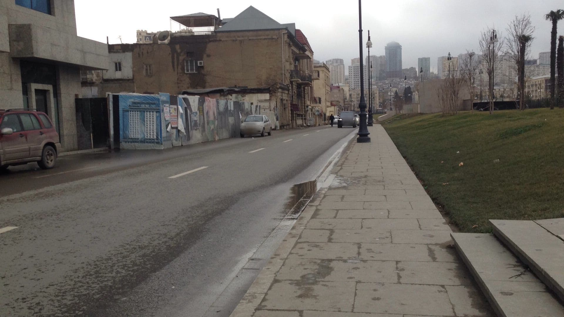 Street view near Winter Park Hotel Baku, Baku — © geomapper69 (CC BY-SA · Mapillary)