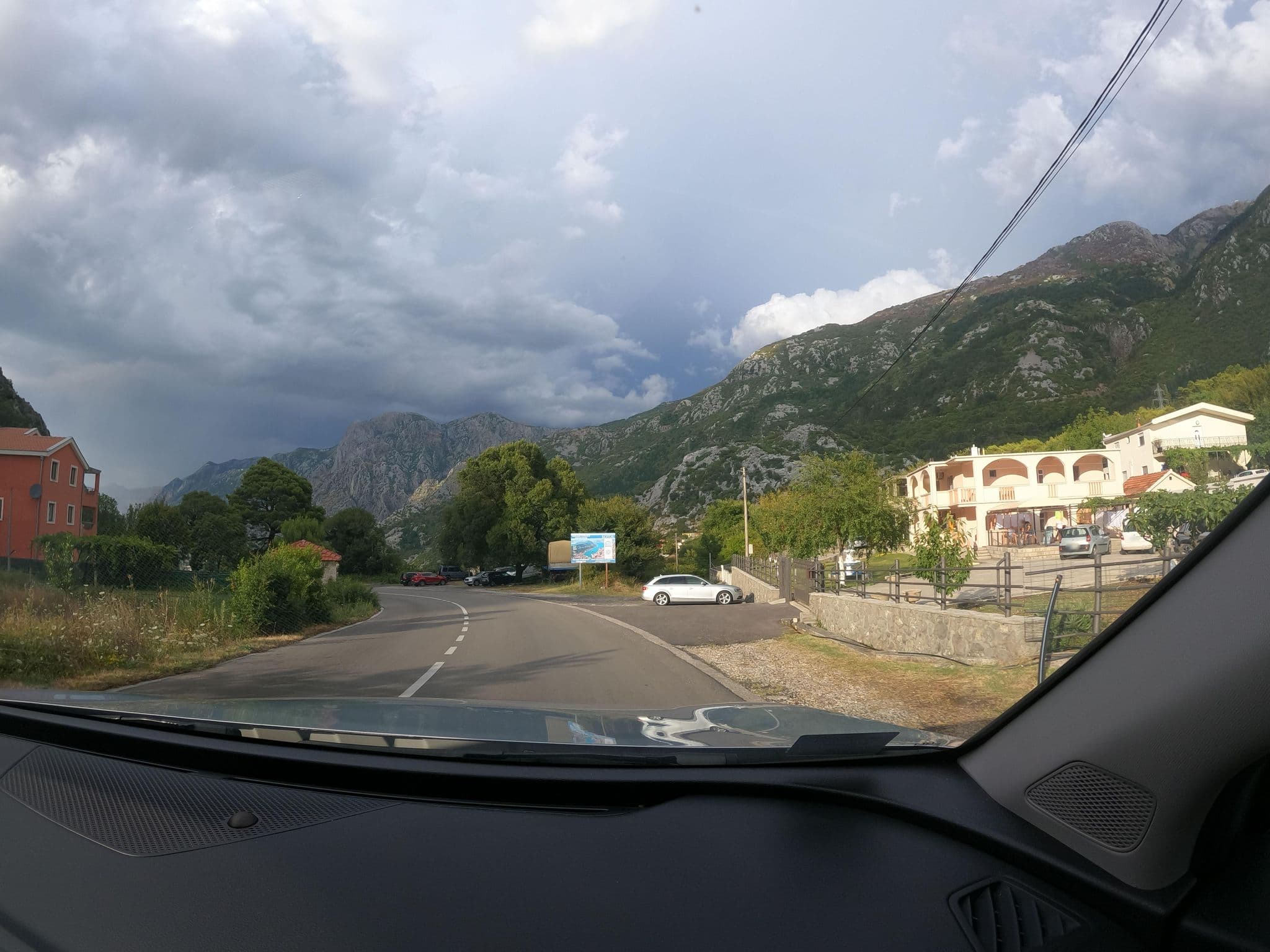 Street view near Milas Trojica Kotor, Kotor — © borovac (CC BY-SA · Mapillary)