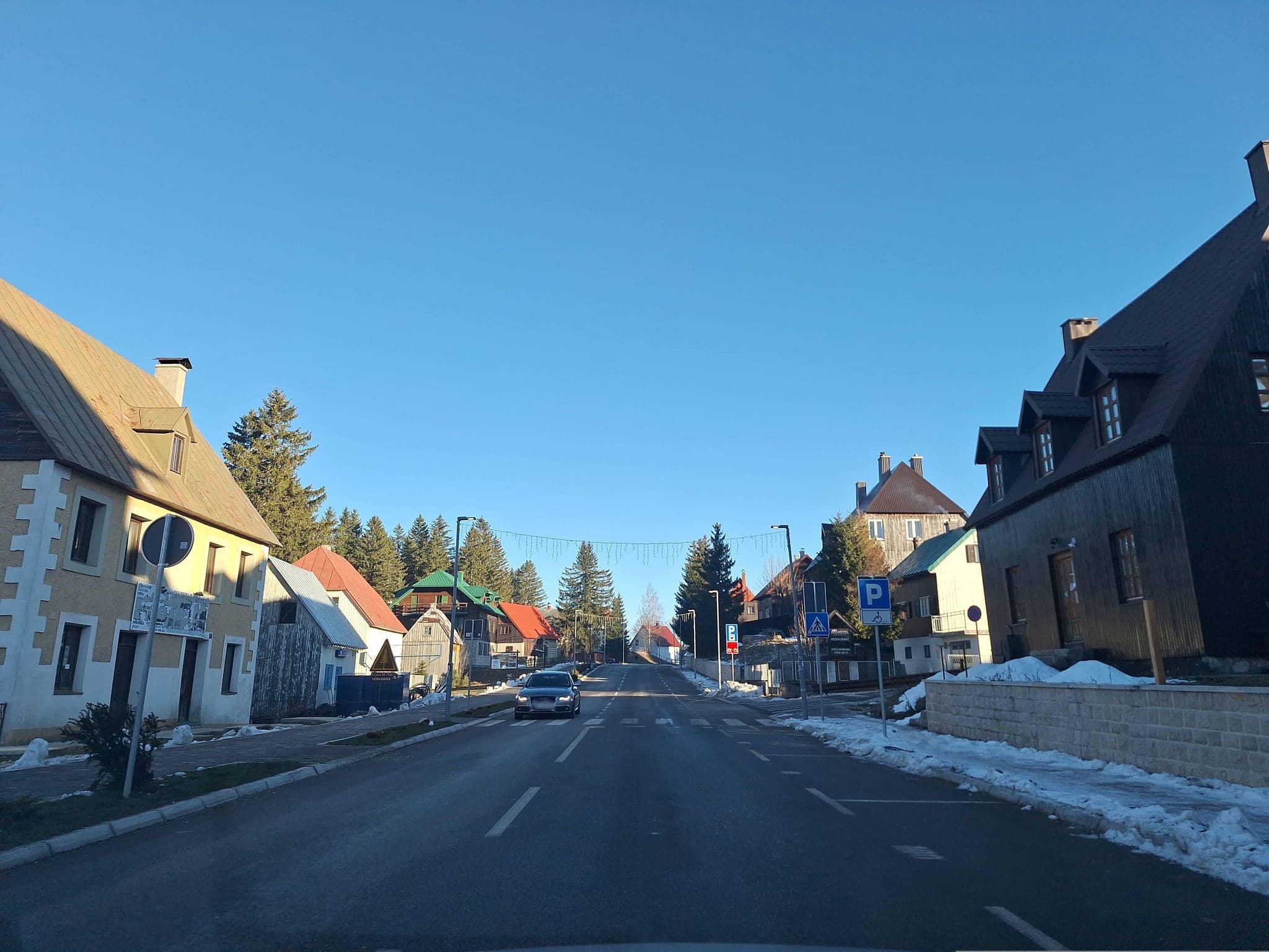 Street view near Hostel Hikers Den, Žabljak — © gisbudva (CC BY-SA · Mapillary)