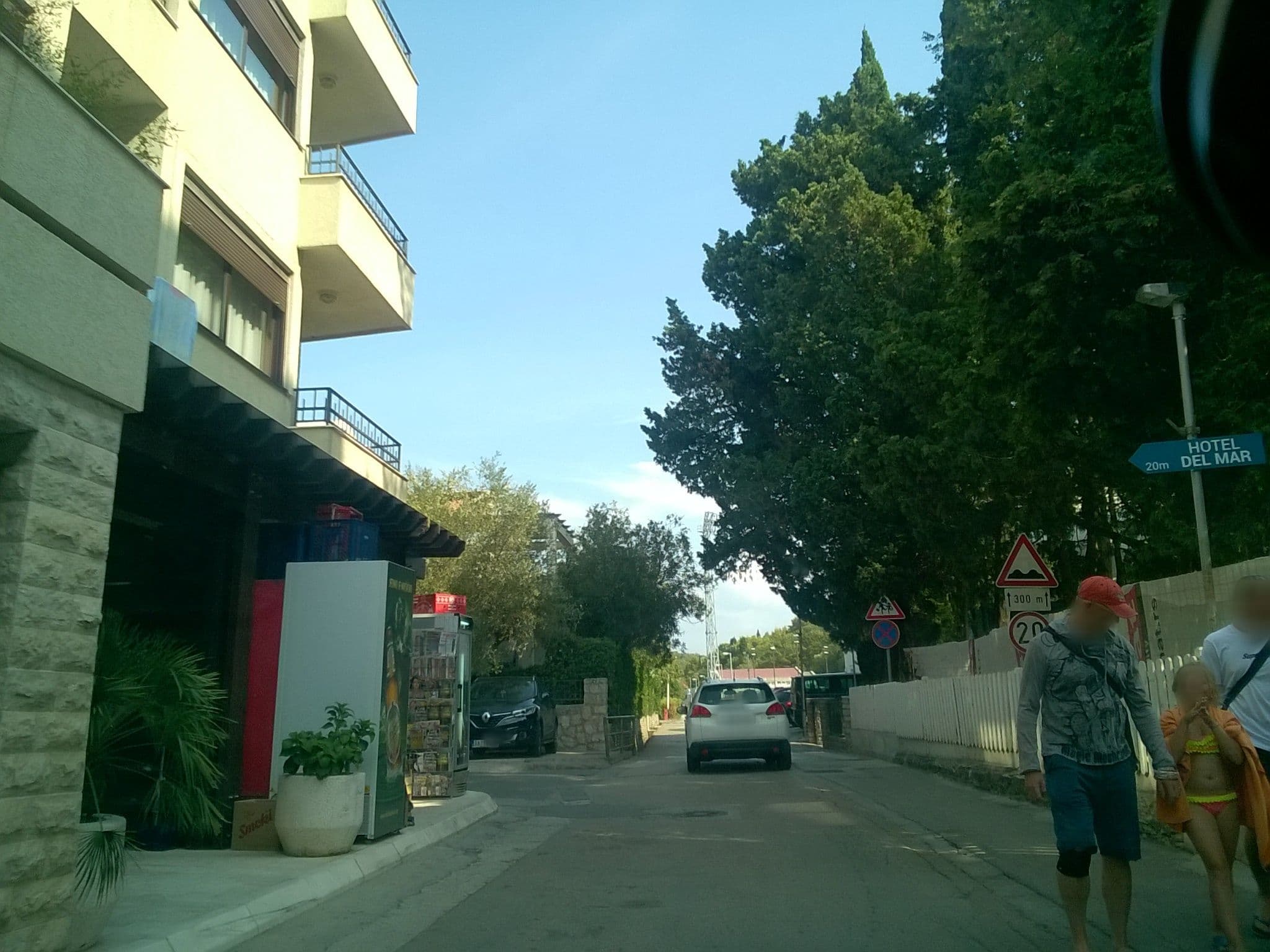 Street view near Vila Maris, Petrovac na Moru — © batavs (CC BY-SA · Mapillary)