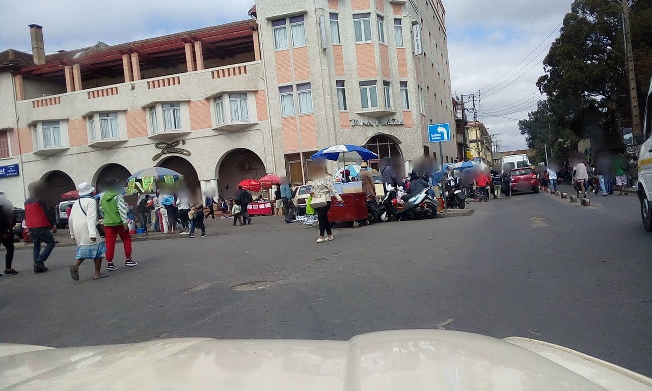 Street view near Tana Plaza, Antananarivo