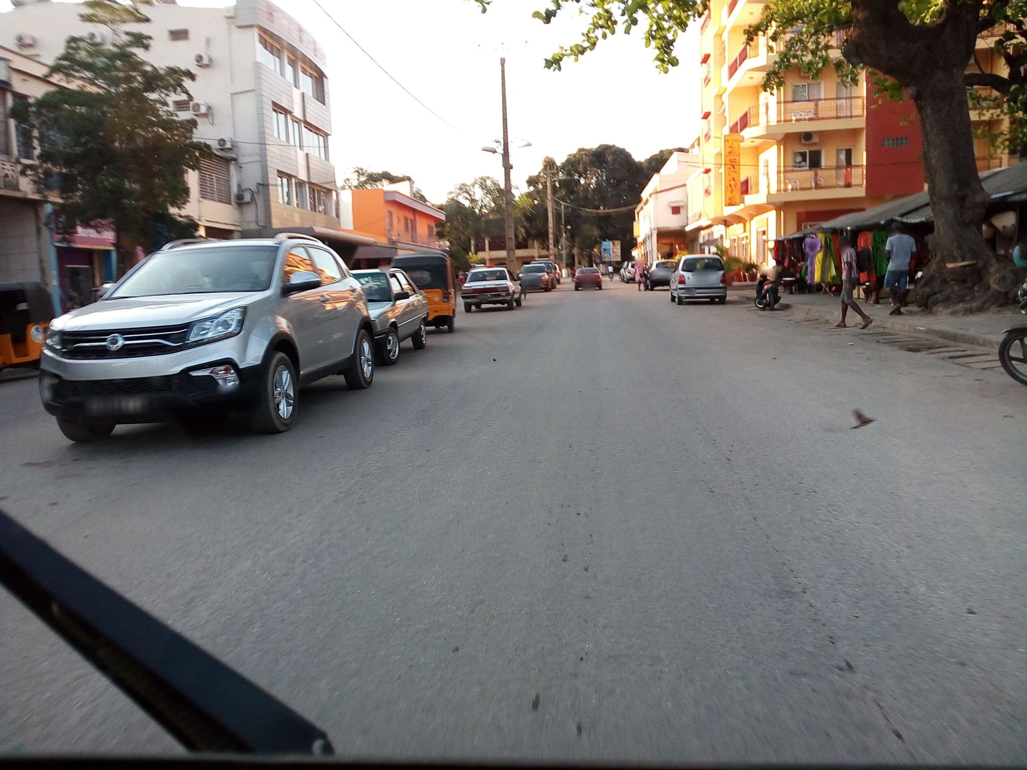 Street view near Hôtel du Vieux Baobab, Mahajanga — © eric_s (CC BY-SA · Mapillary)