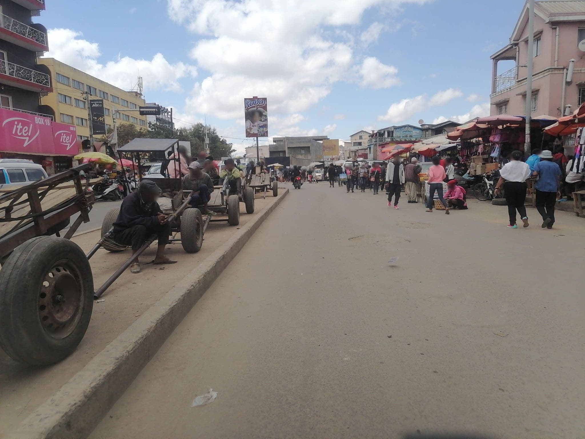 Street view near Mada hotel, Antananarivo