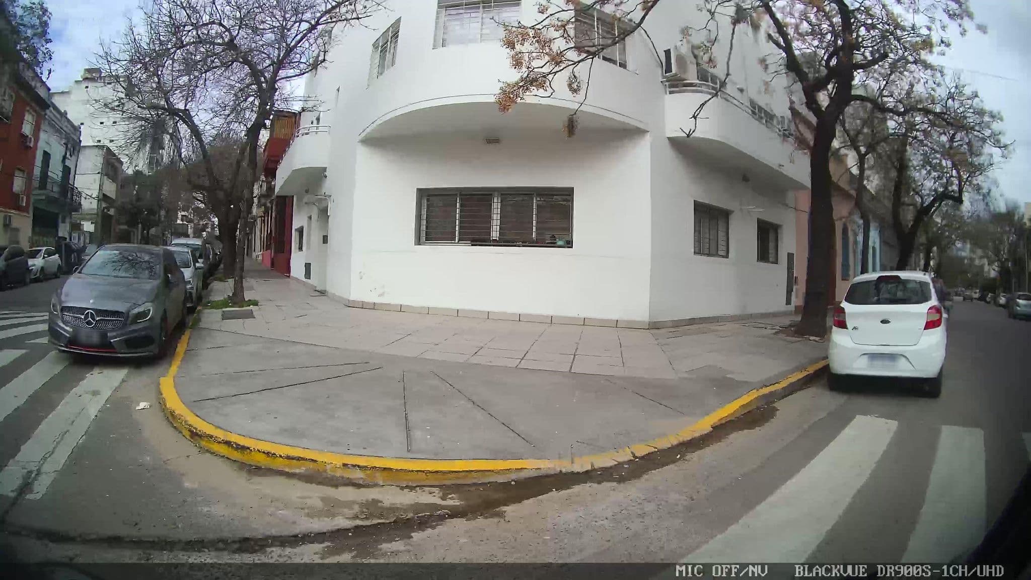 Street view near Hostal el Candil, Colegiales — © kaart_1 (CC BY-SA · Mapillary)