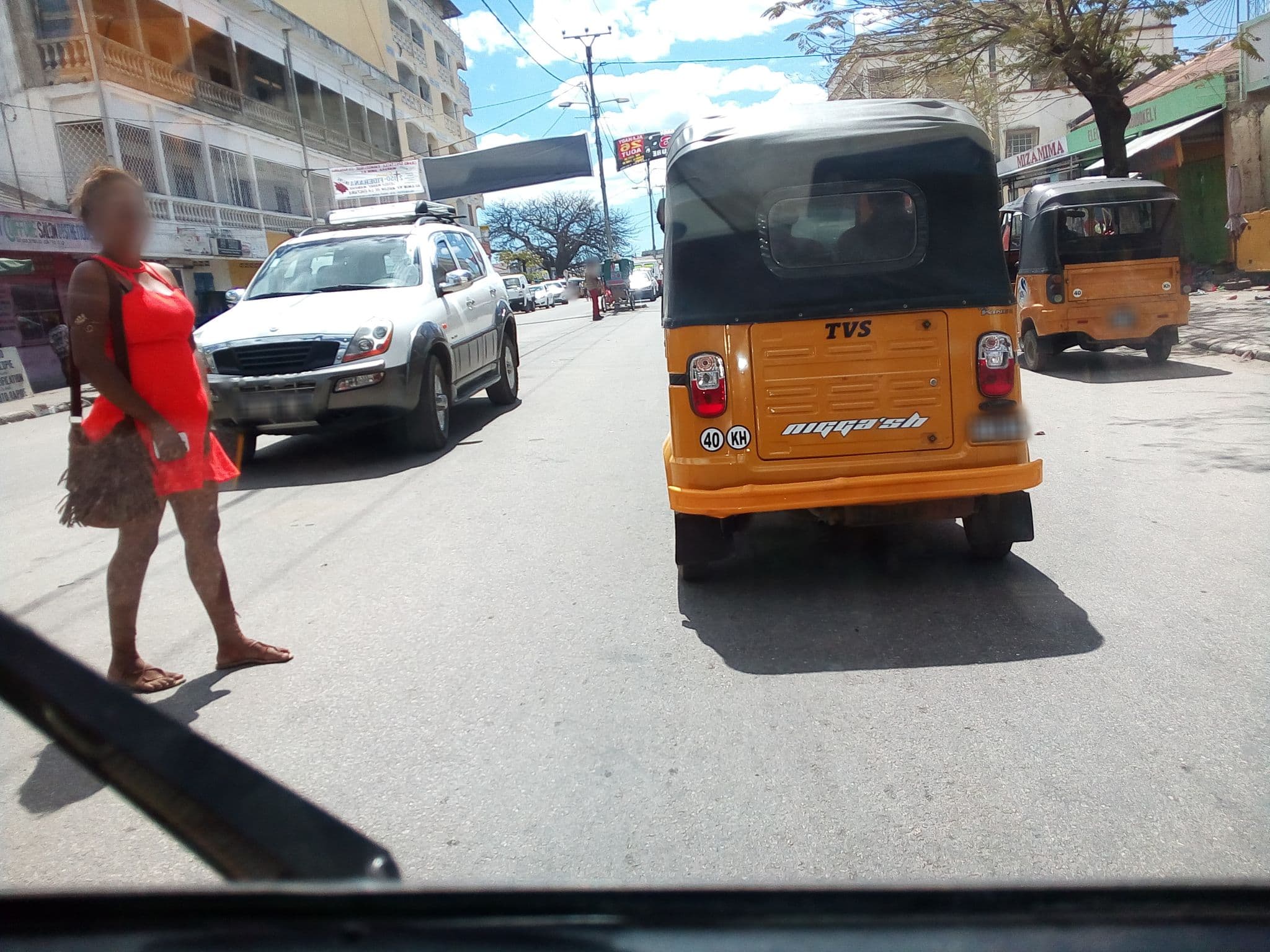 Street view near Hôtel Patel, Mahajanga — © eric_s (CC BY-SA · Mapillary)