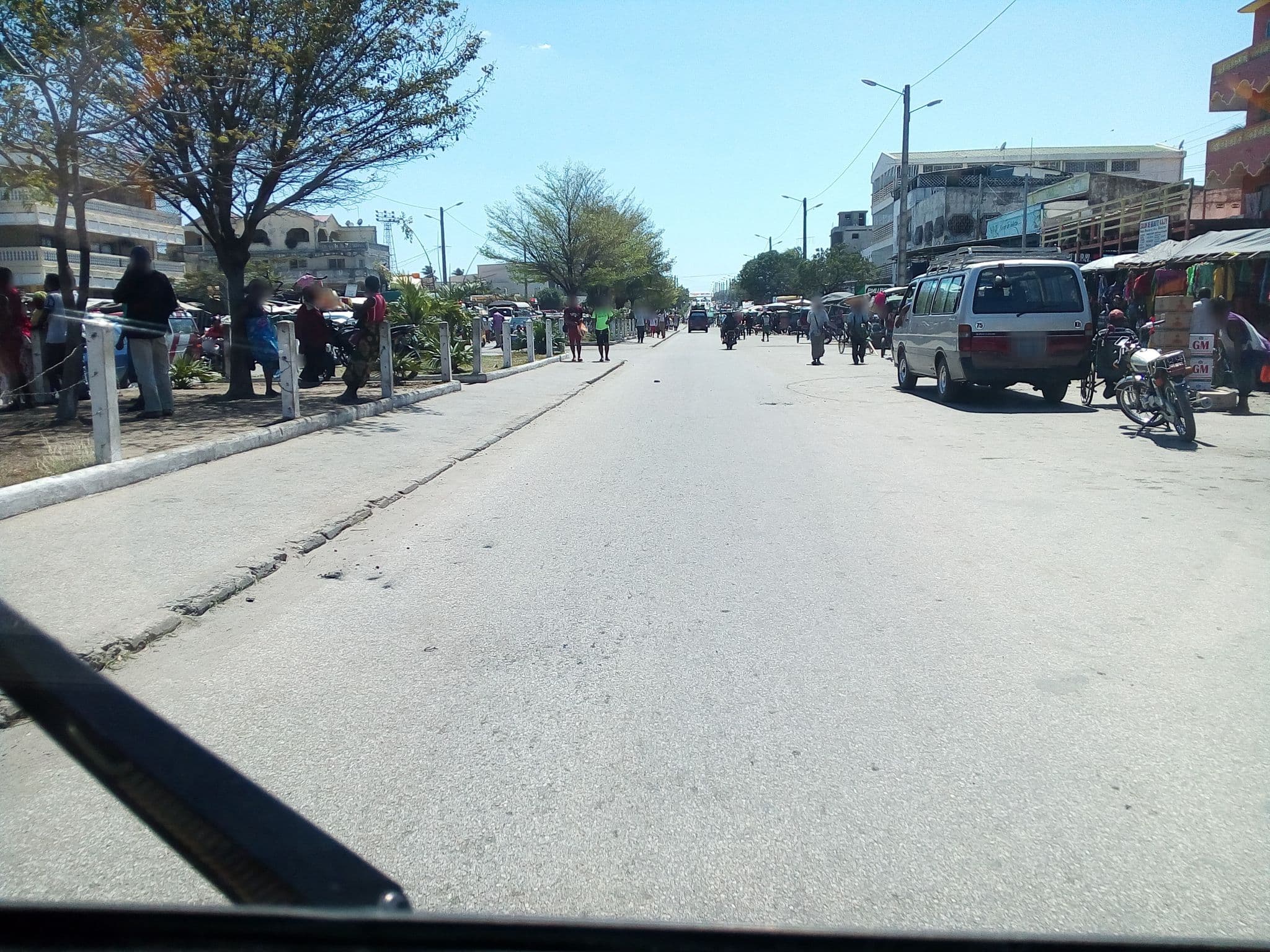 Street view near Kaji Hôtel, Mahajanga — © eric_s (CC BY-SA · Mapillary)