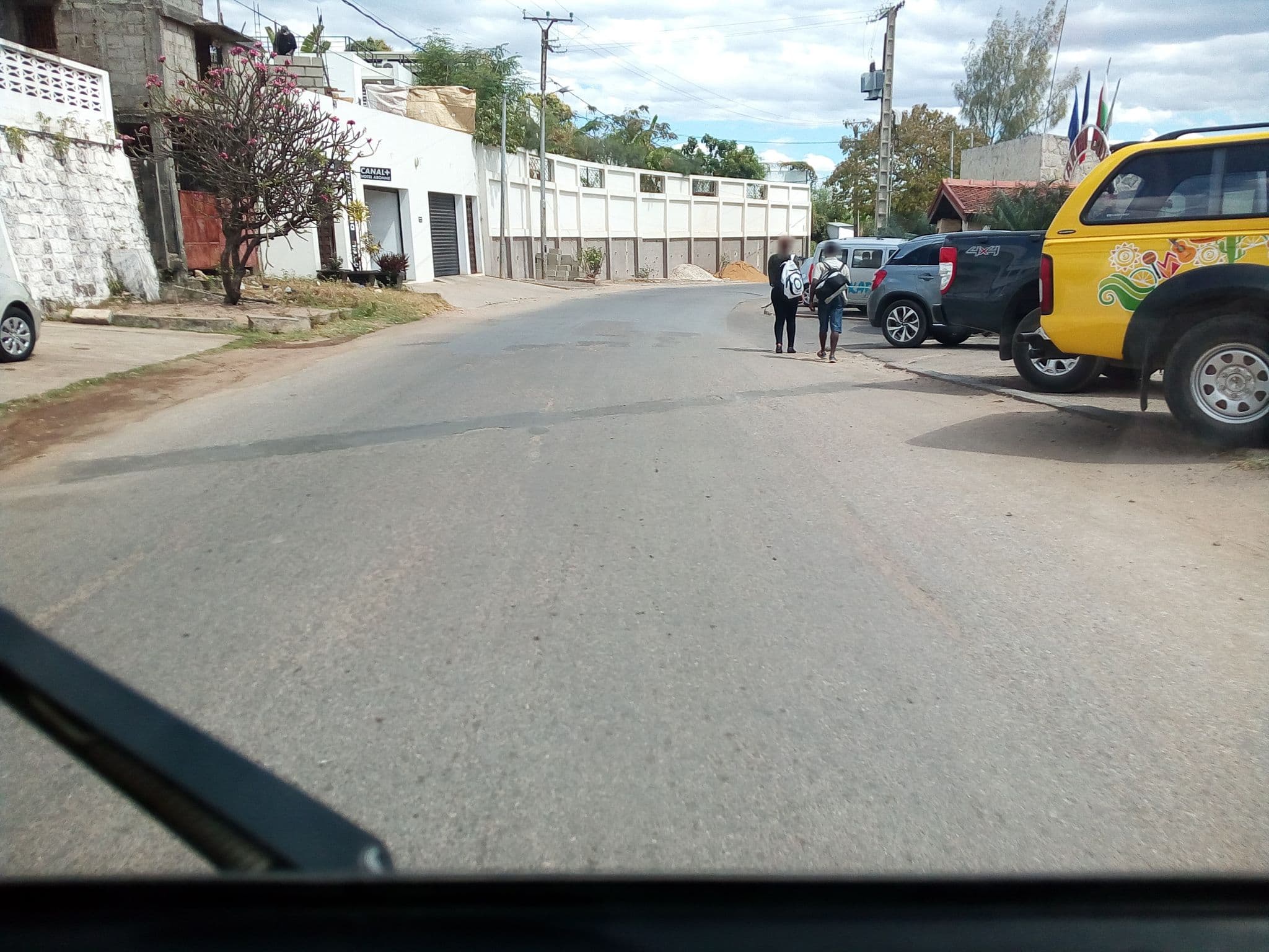 Street view near Karibu Lodge, Mahajanga — © eric_s (CC BY-SA · Mapillary)