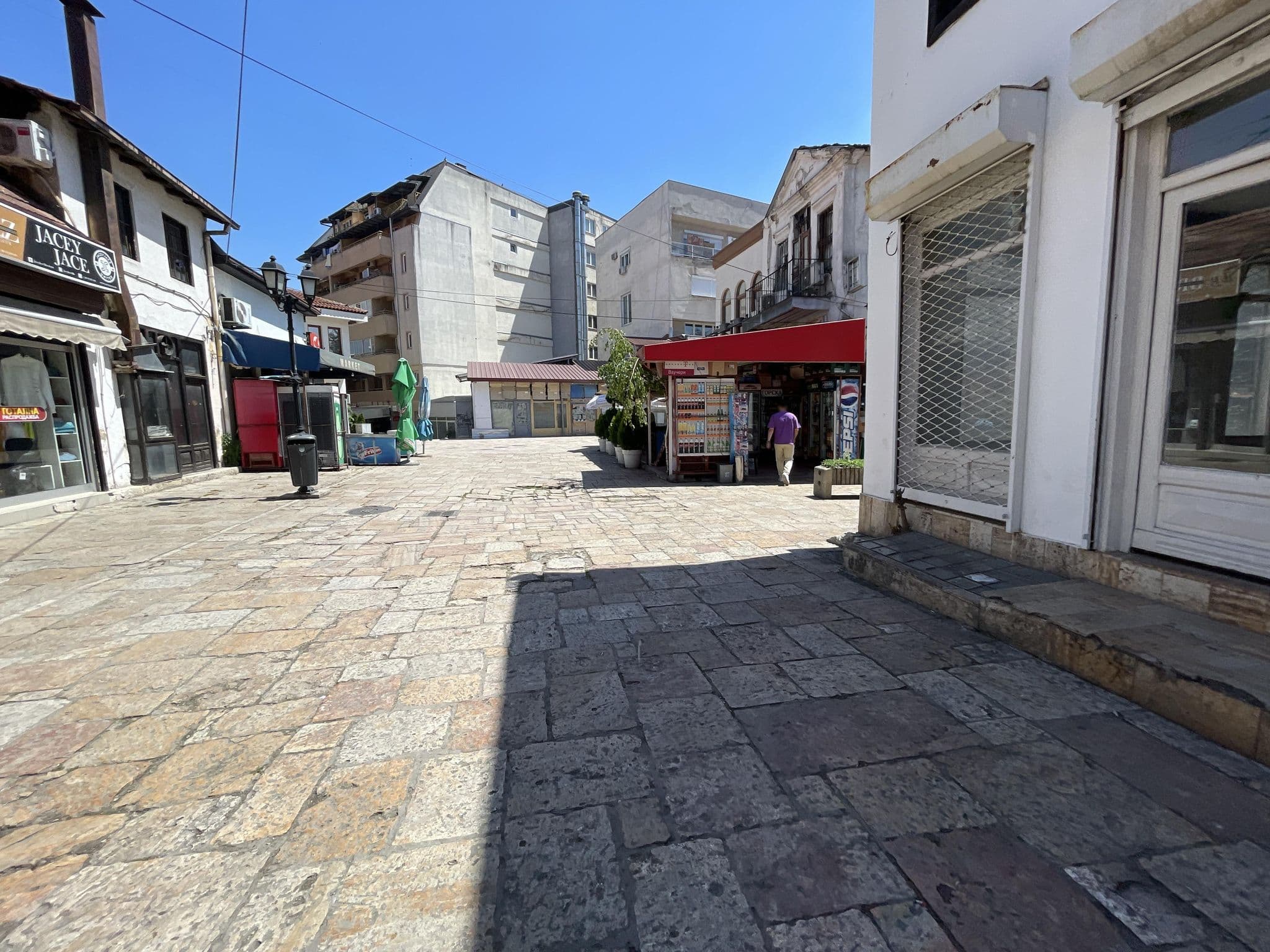 Street view near Hotel Doa, Skopje — © asturksever (CC BY-SA · Mapillary)