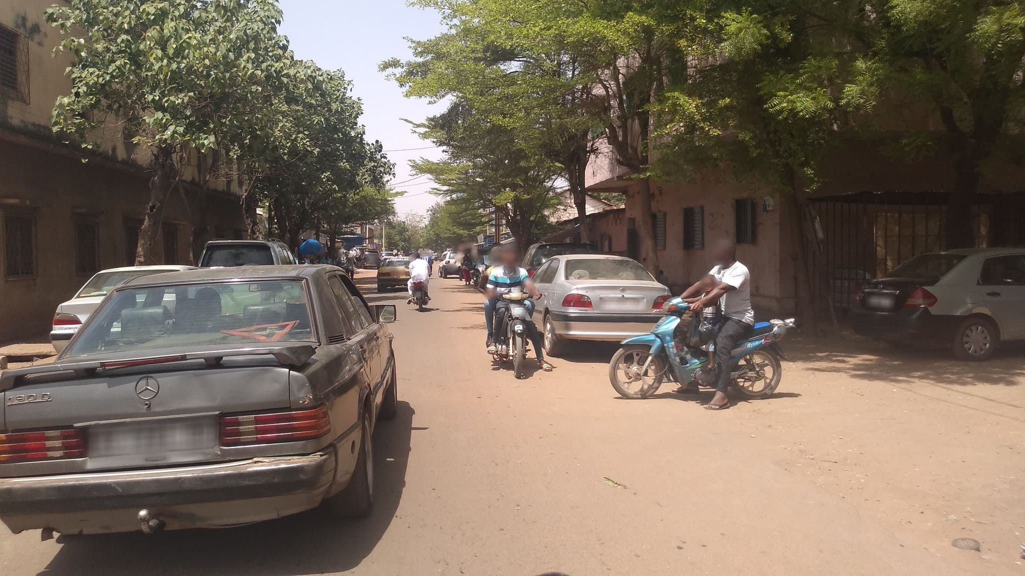 Street view near Katholisches Hotel Bamako, Bamako