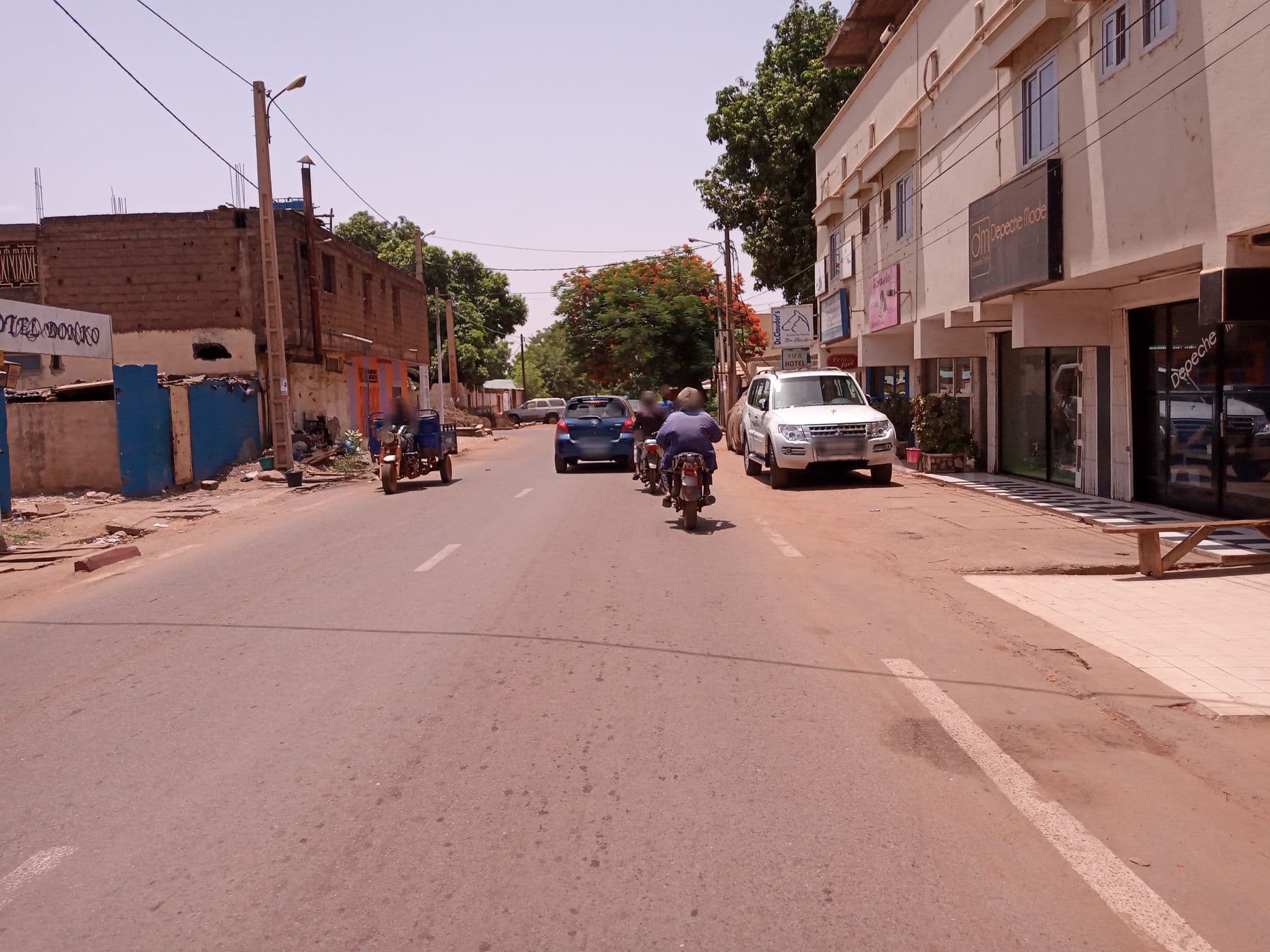 Street view near Le Cauri Lodge, Bamako