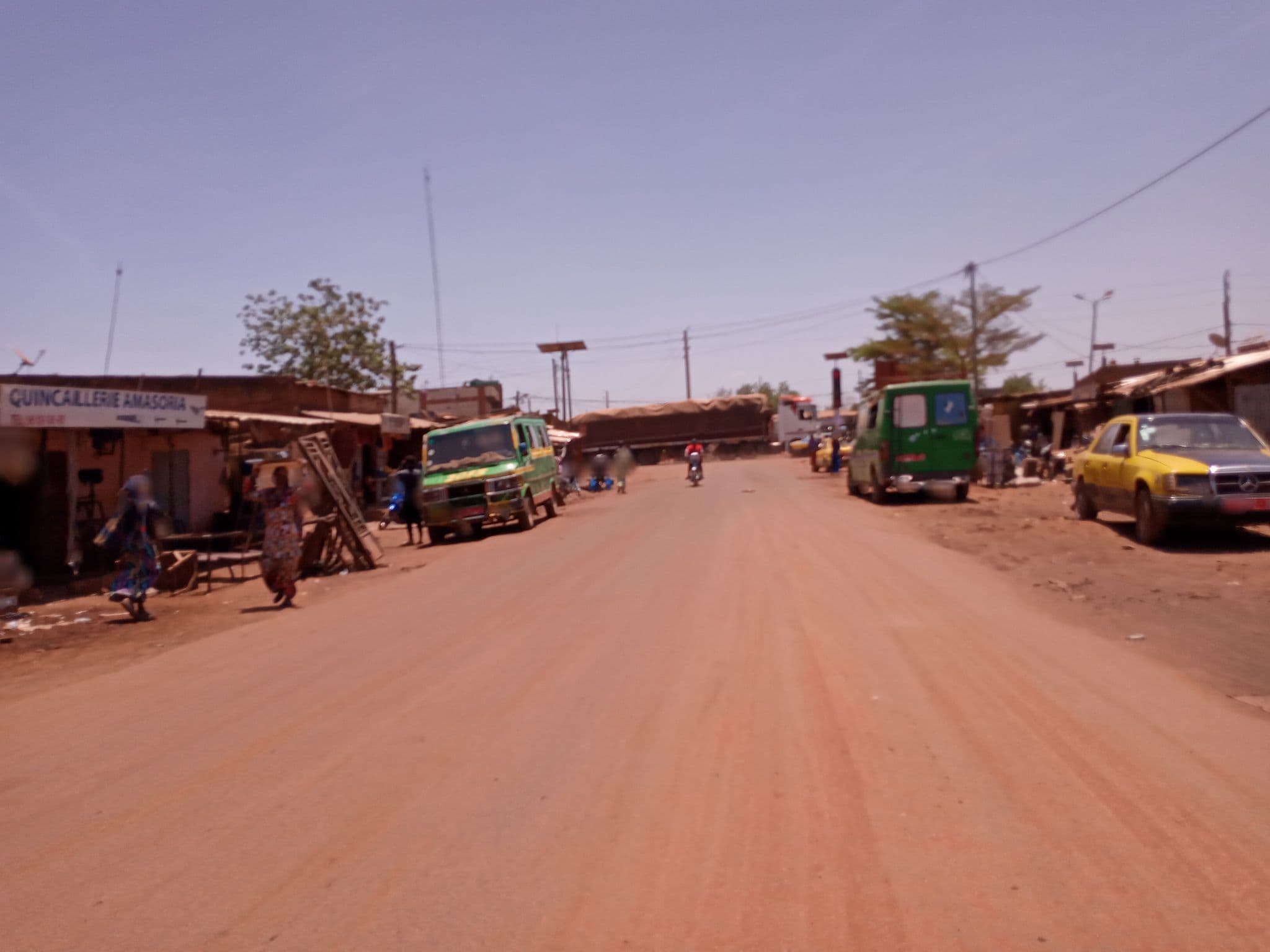 Street view near Navy house, Bamako — © lassine77 (CC BY-SA · Mapillary)