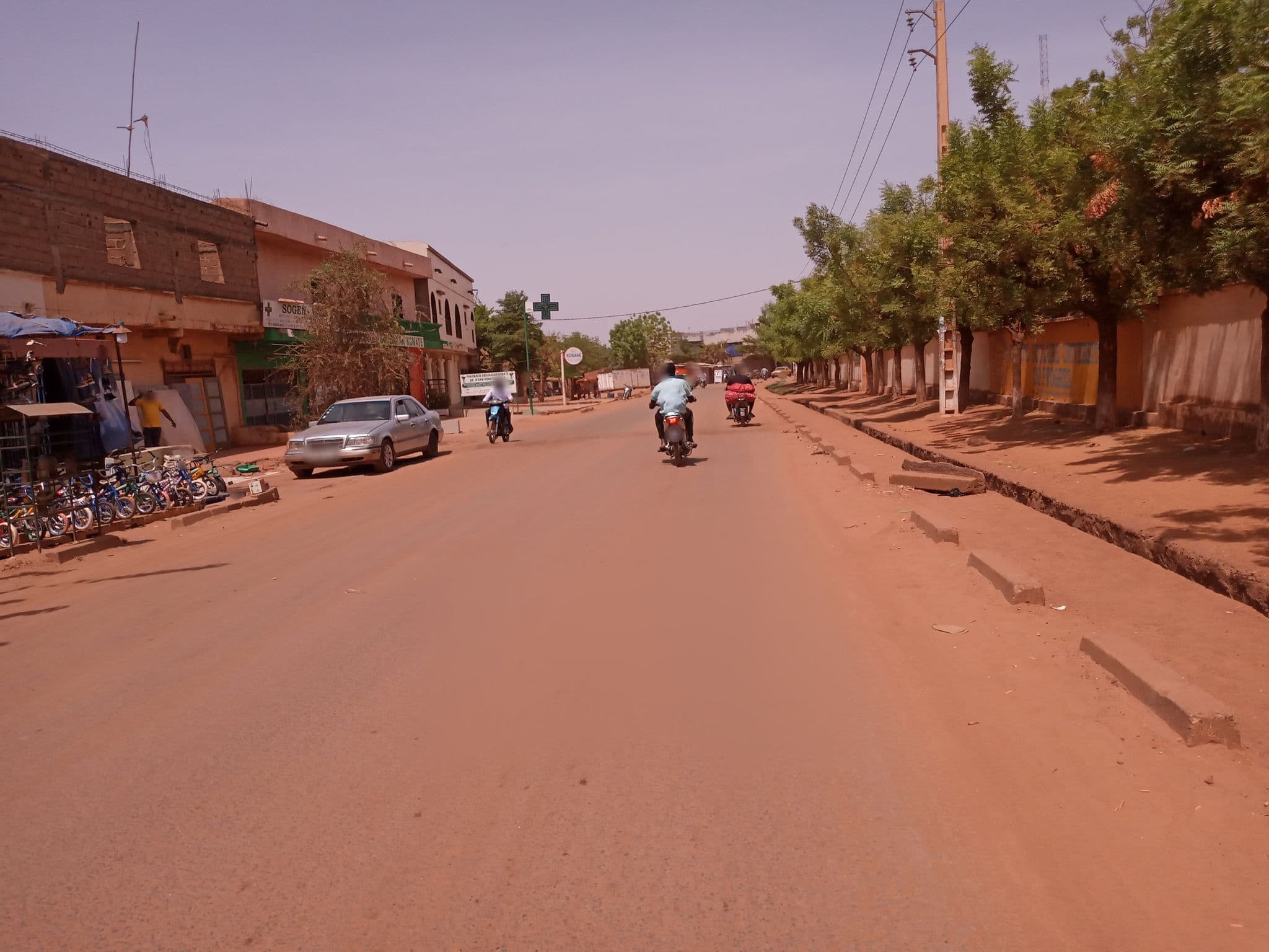 Street view near Maison Mami Sidibe, Bamako