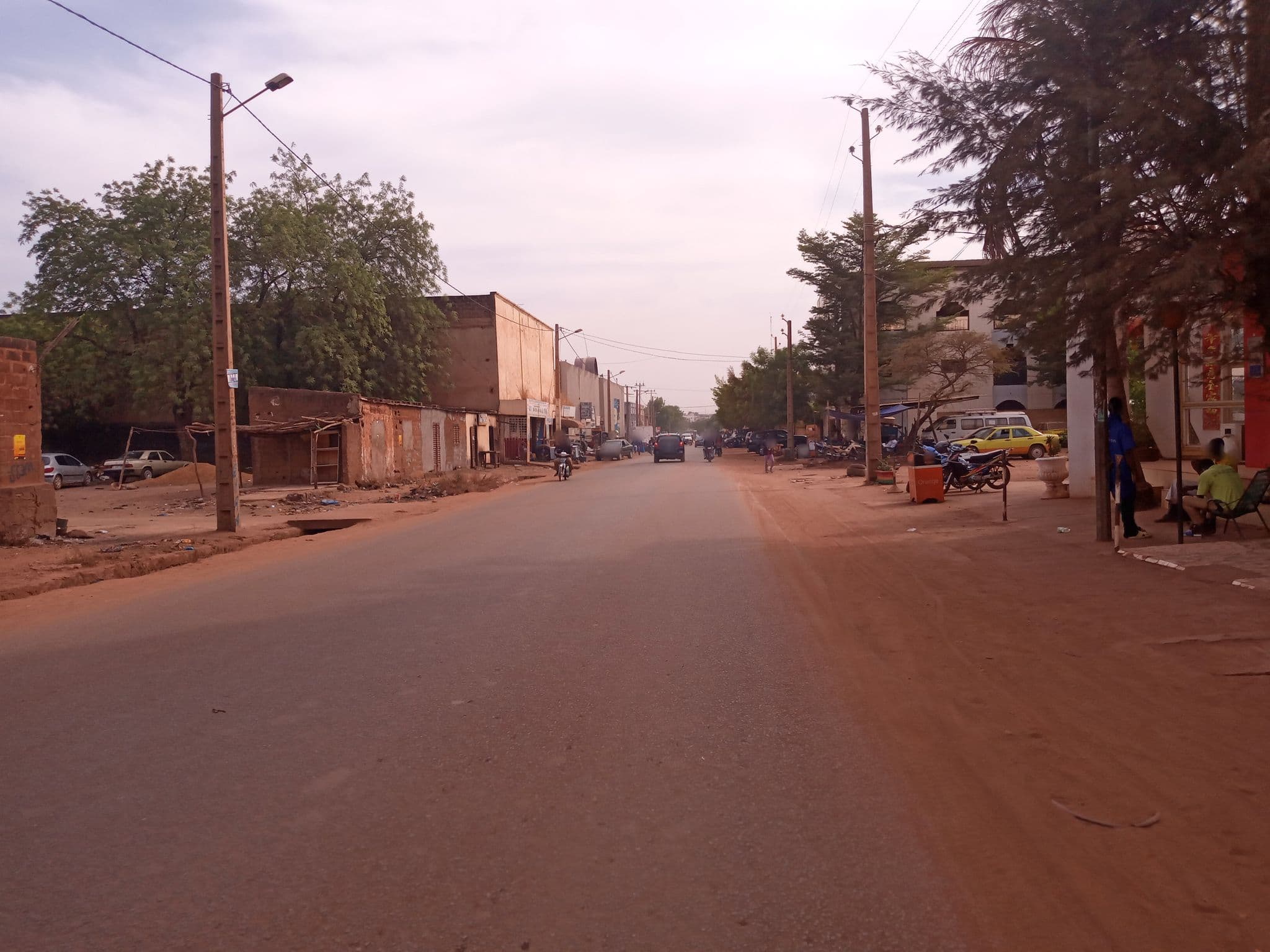 Street view near Hôtel Komoguel, Bamako