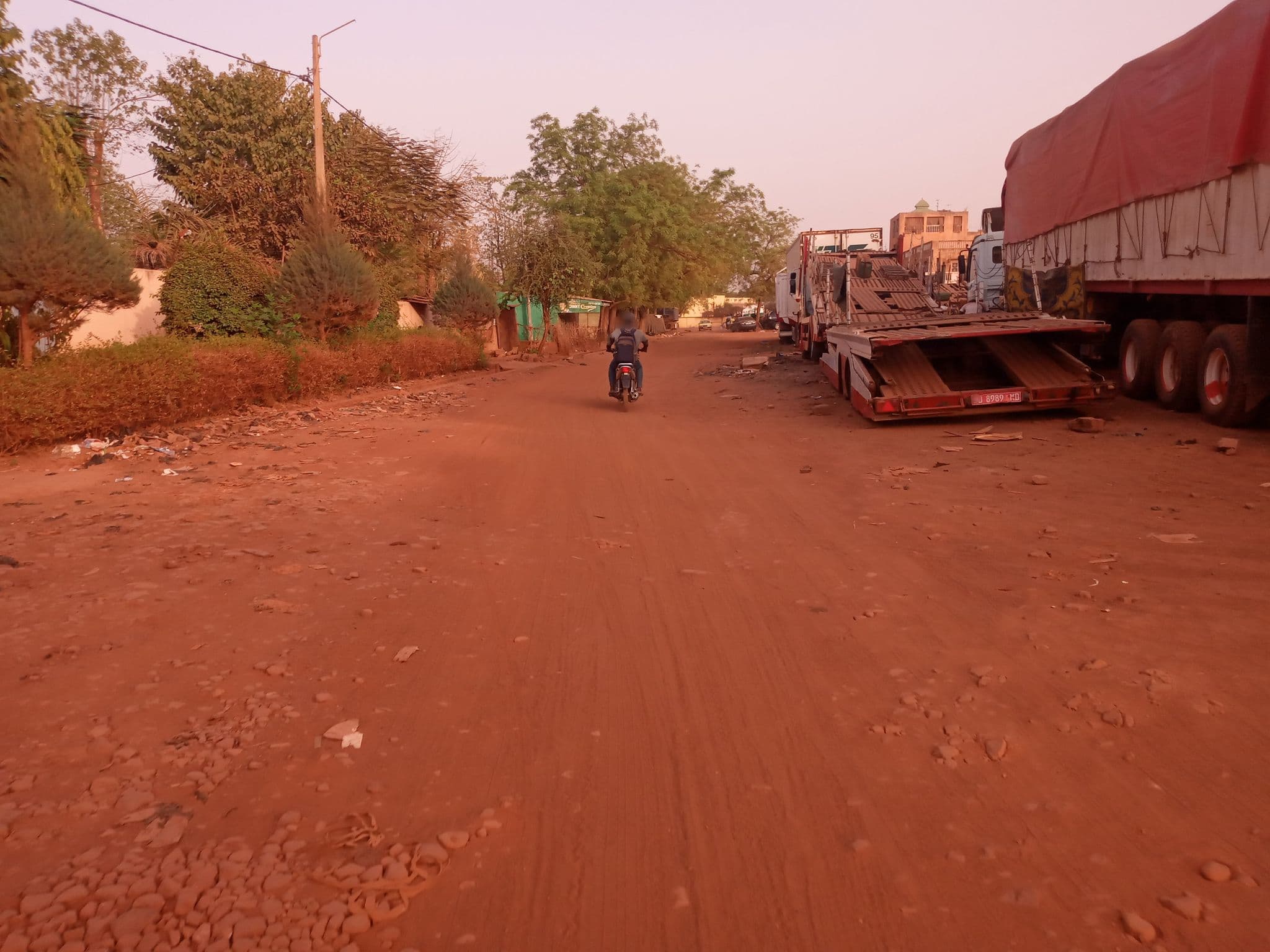 Street view near Kissima Gakou, Bamako