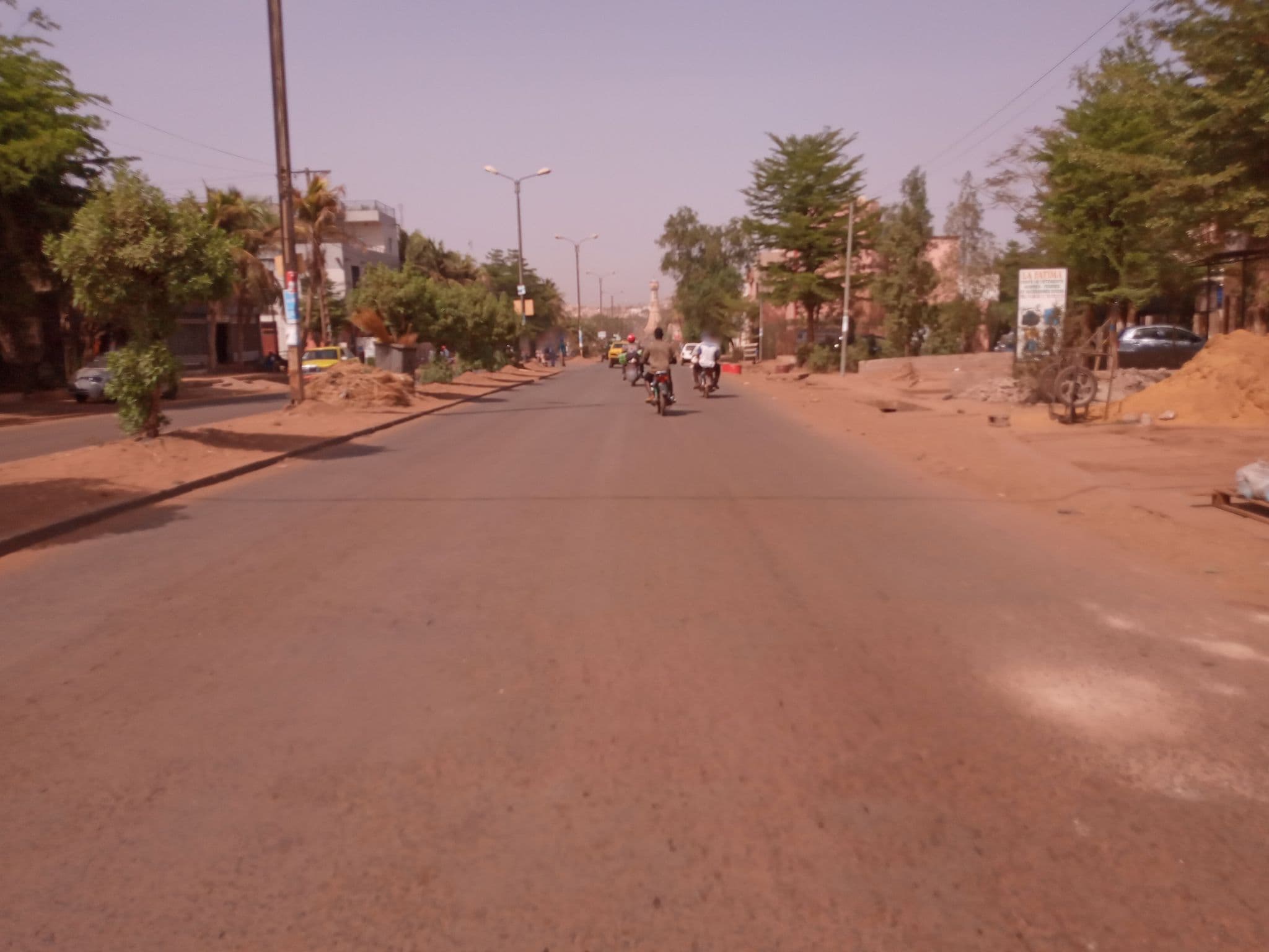 Street view near OUSMANE OUMAROU SIDIBE, Sirakoro Méguétana — © lassine77 (CC BY-SA · Mapillary)