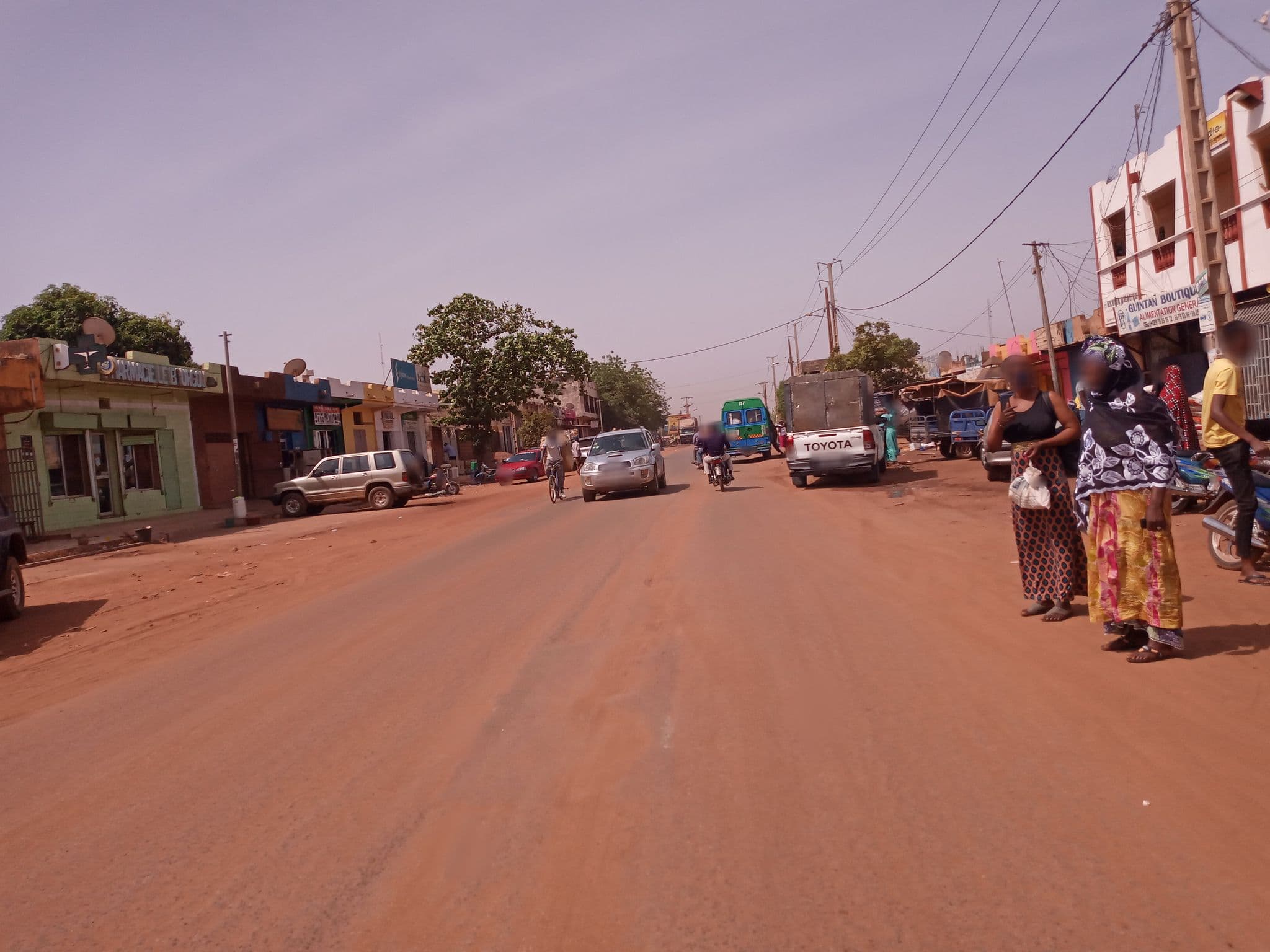Street view near Souleymane NIMAGA, Bamako